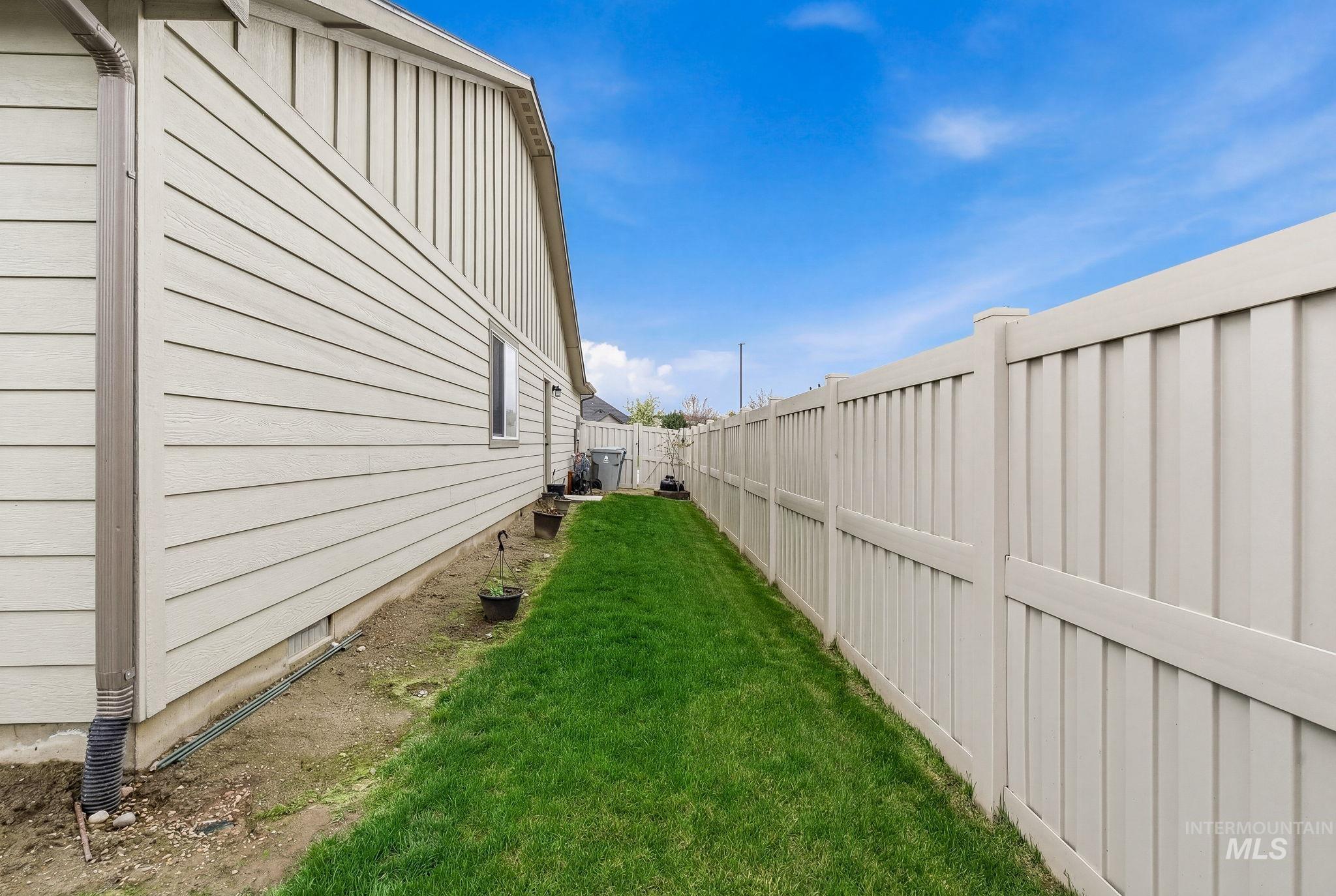 612 Diamond Lake St, Middleton, Idaho 83644, 3 Bedrooms, 2 Bathrooms, Residential For Sale, Price $384,999, 98981101