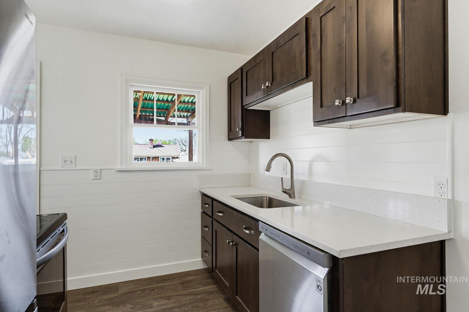 1010 Everett St, Caldwell, Idaho 83605-4169, 3 Bedrooms, 2 Bathrooms, Residential For Sale, Price $340,000, 98981102