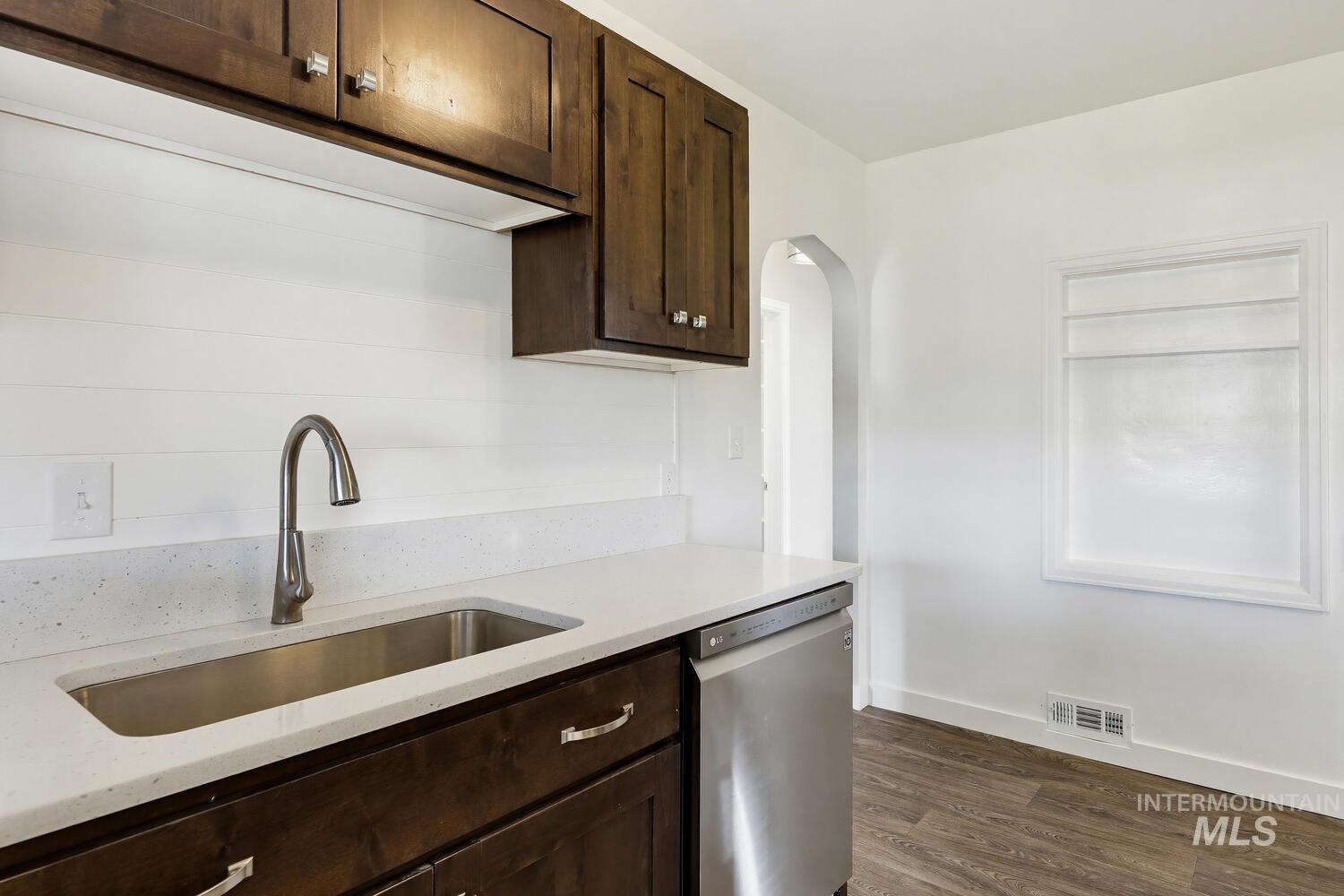 1010 Everett St, Caldwell, Idaho 83605-4169, 3 Bedrooms, 2 Bathrooms, Residential For Sale, Price $340,000, 98981102