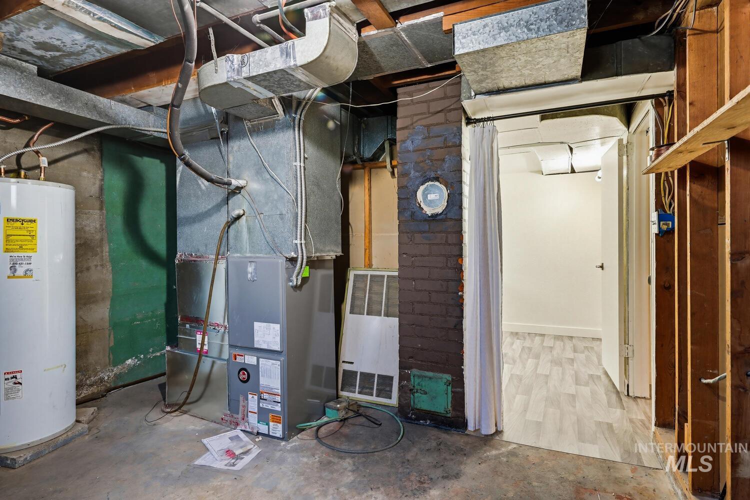 1010 Everett St, Caldwell, Idaho 83605-4169, 3 Bedrooms, 2 Bathrooms, Residential For Sale, Price $340,000, 98981102