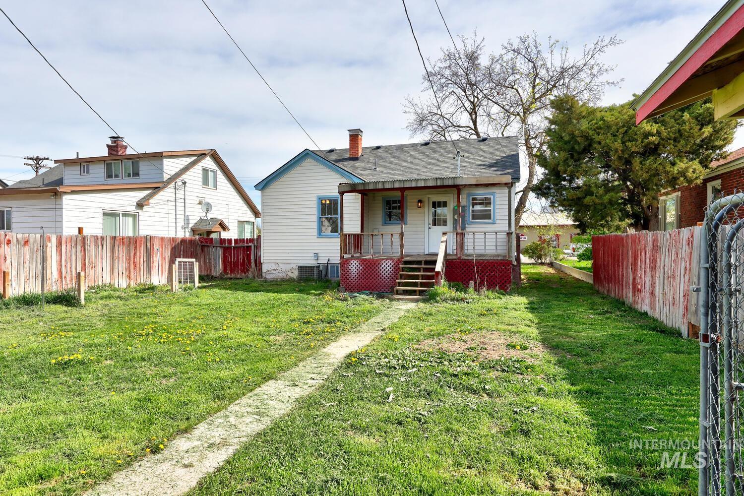 1010 Everett St, Caldwell, Idaho 83605-4169, 3 Bedrooms, 2 Bathrooms, Residential For Sale, Price $340,000, 98981102