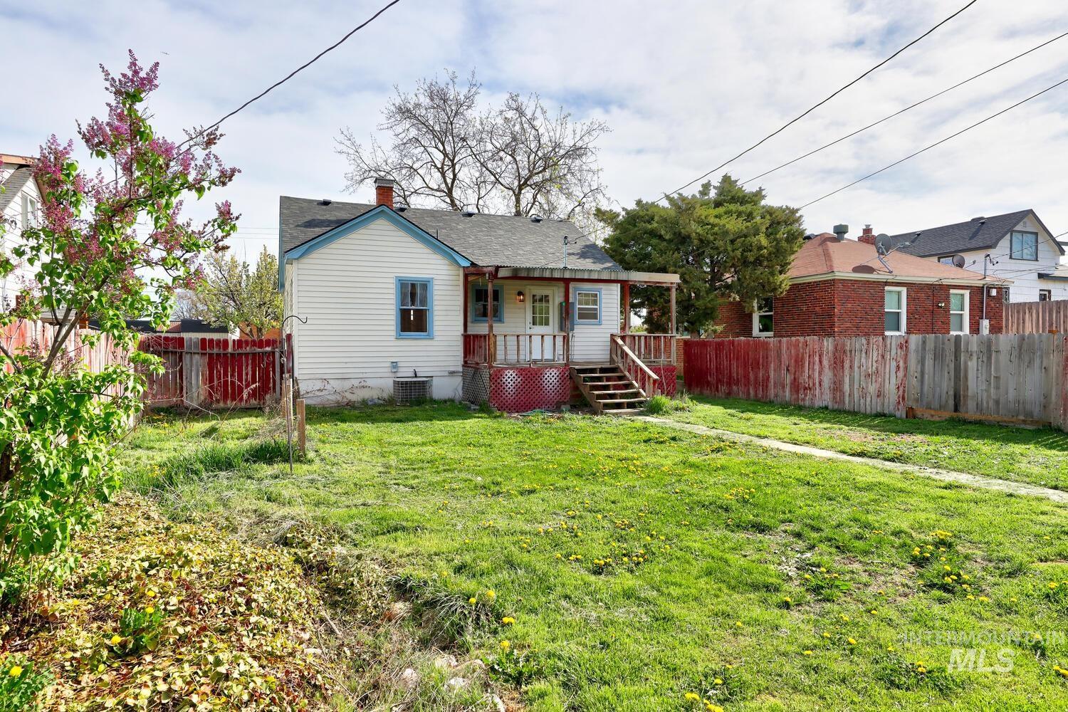 1010 Everett St, Caldwell, Idaho 83605-4169, 3 Bedrooms, 2 Bathrooms, Residential For Sale, Price $340,000, 98981102