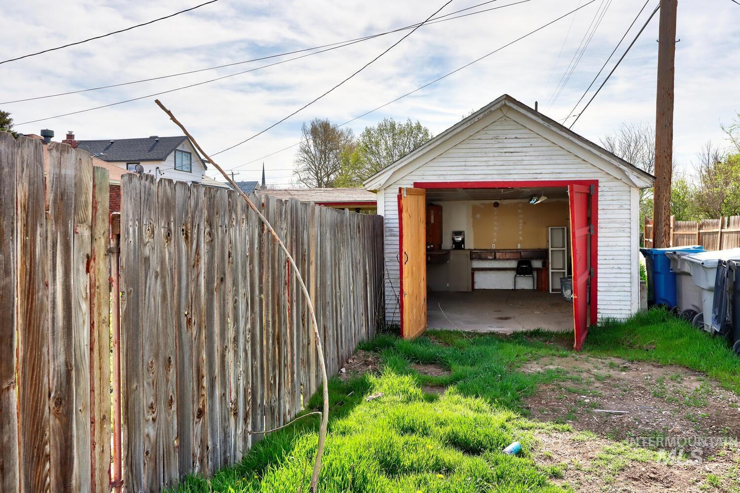 1010 Everett St, Caldwell, Idaho 83605-4169, 3 Bedrooms, 2 Bathrooms, Residential For Sale, Price $340,000, 98981102