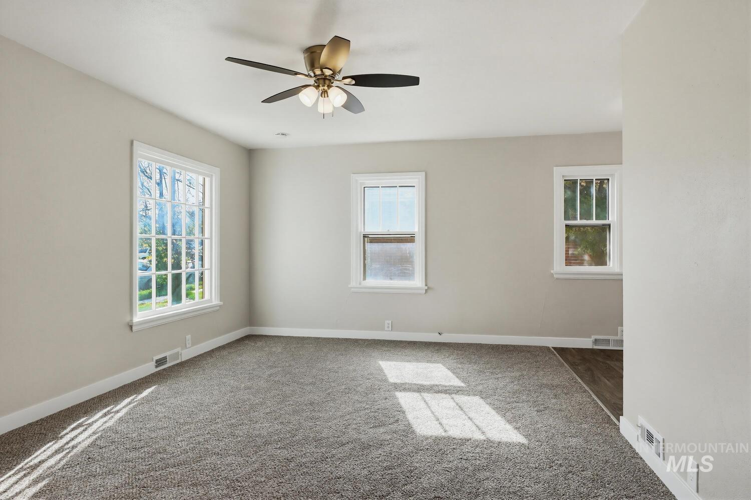 1010 Everett St, Caldwell, Idaho 83605-4169, 3 Bedrooms, 2 Bathrooms, Residential For Sale, Price $340,000, 98981102