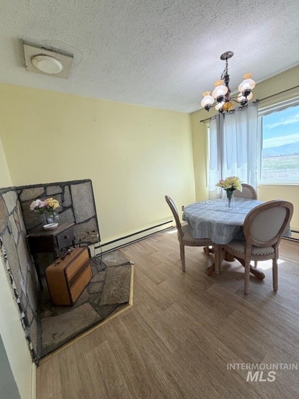 300 W 550 A South, Rupert, Idaho 83350-0000, 3 Bedrooms, 2 Bathrooms, Residential For Sale, Price $340,000, 98981103