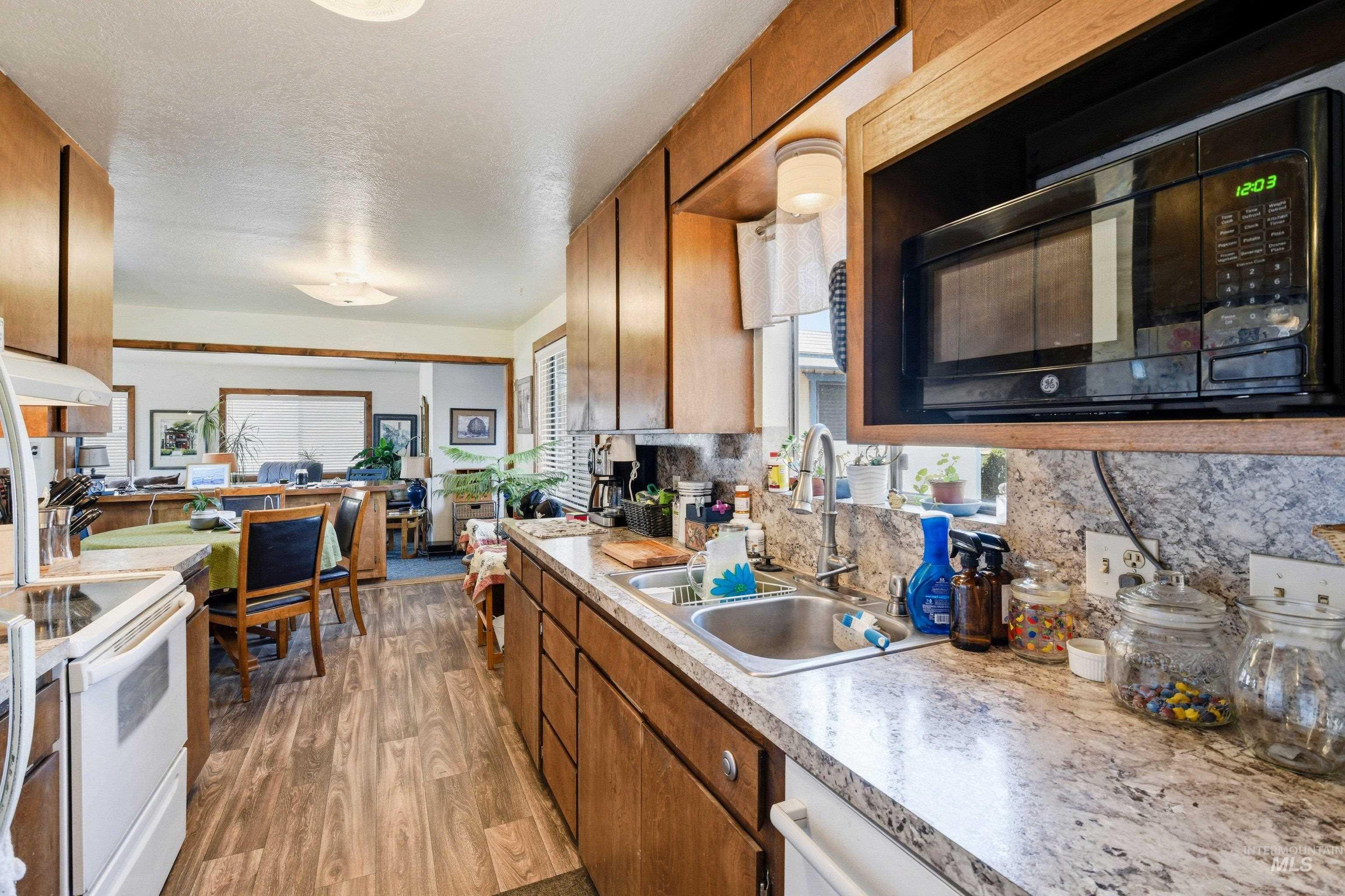 2706 N Middleton Rd., Nampa, Idaho 83651, 4 Bedrooms, 2 Bathrooms, Residential For Sale, Price $375,000, 98981104