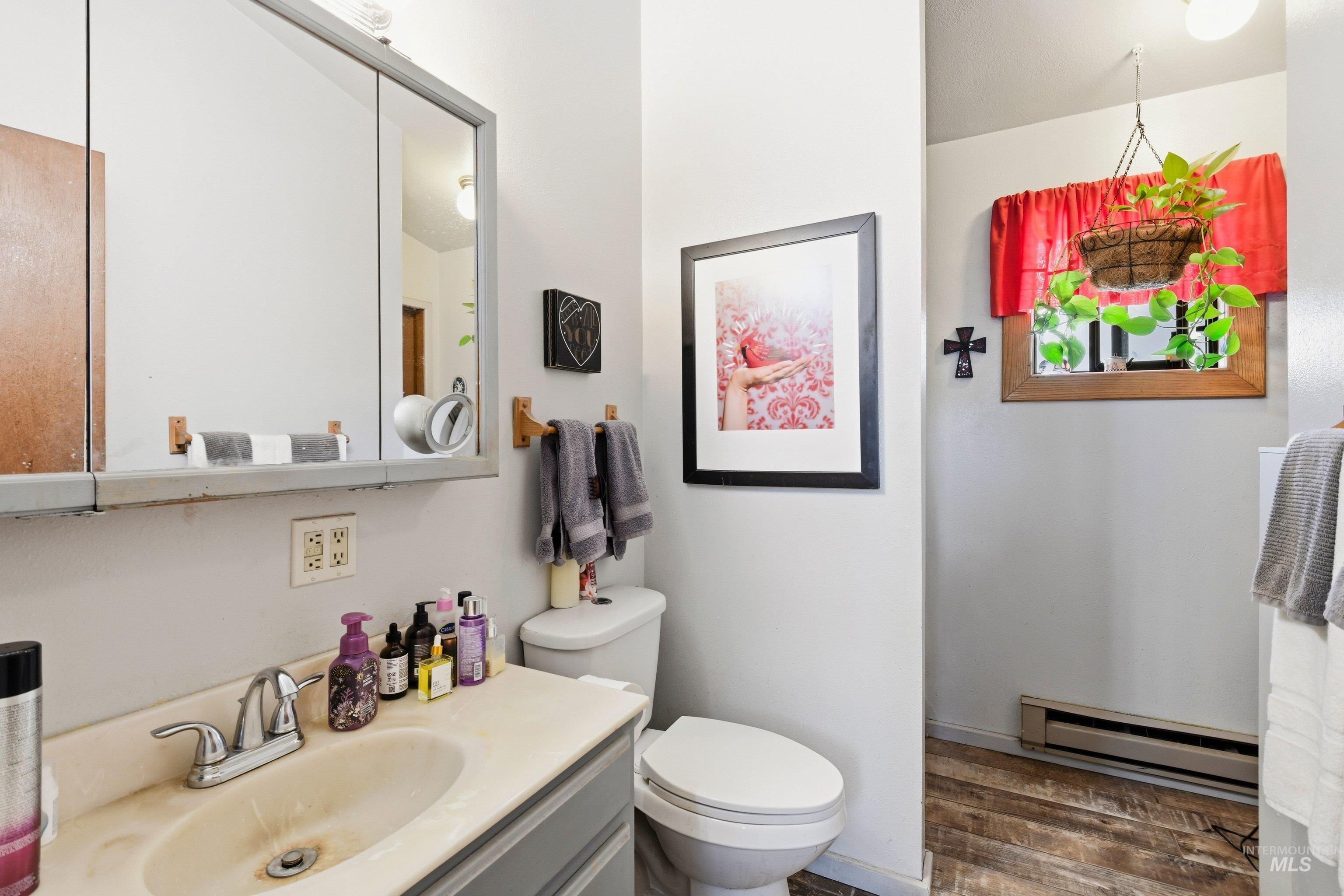 2706 N Middleton Rd., Nampa, Idaho 83651, 4 Bedrooms, 2 Bathrooms, Residential For Sale, Price $375,000, 98981104