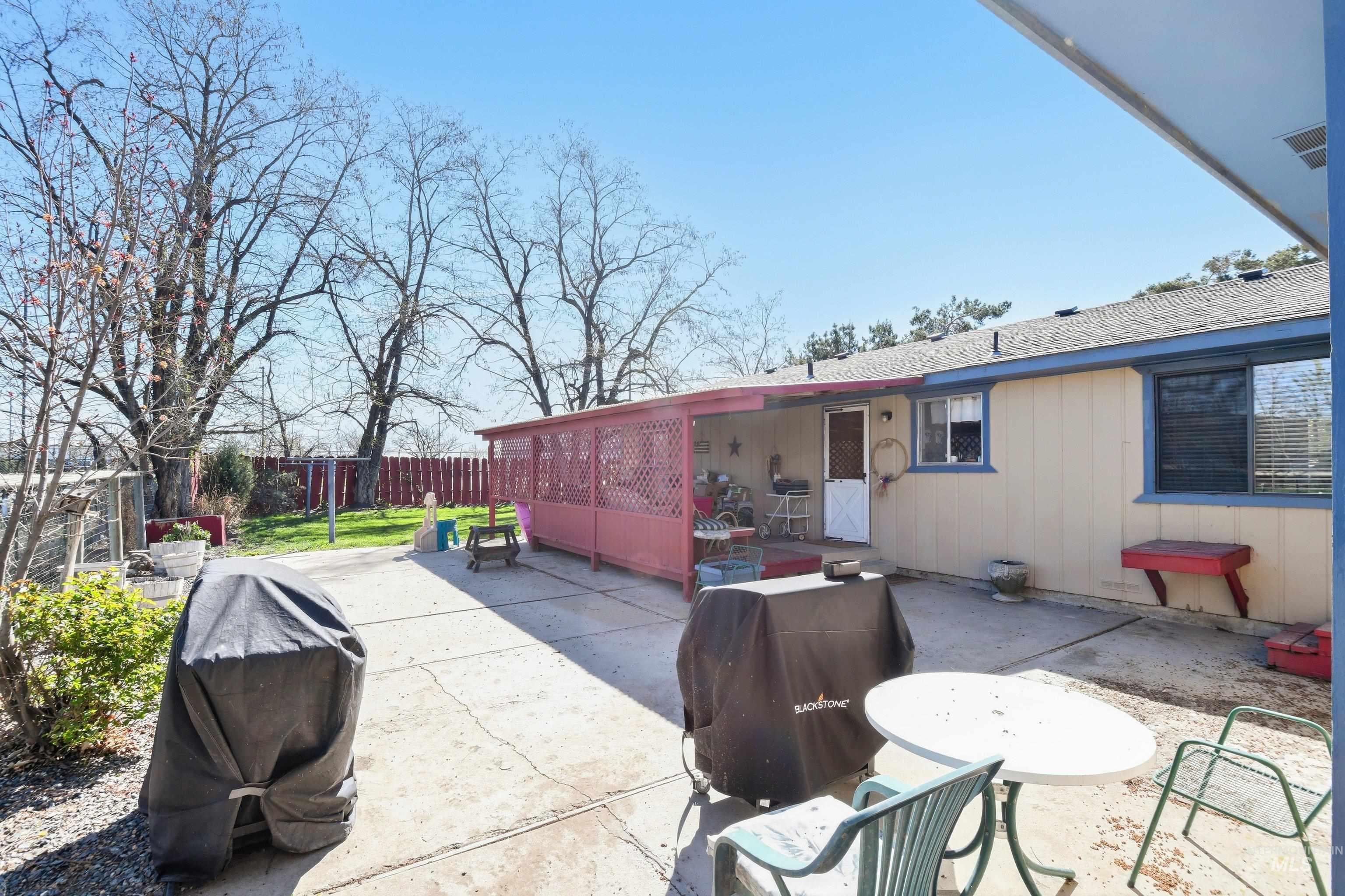 2706 N Middleton Rd., Nampa, Idaho 83651, 4 Bedrooms, 2 Bathrooms, Residential For Sale, Price $375,000, 98981104