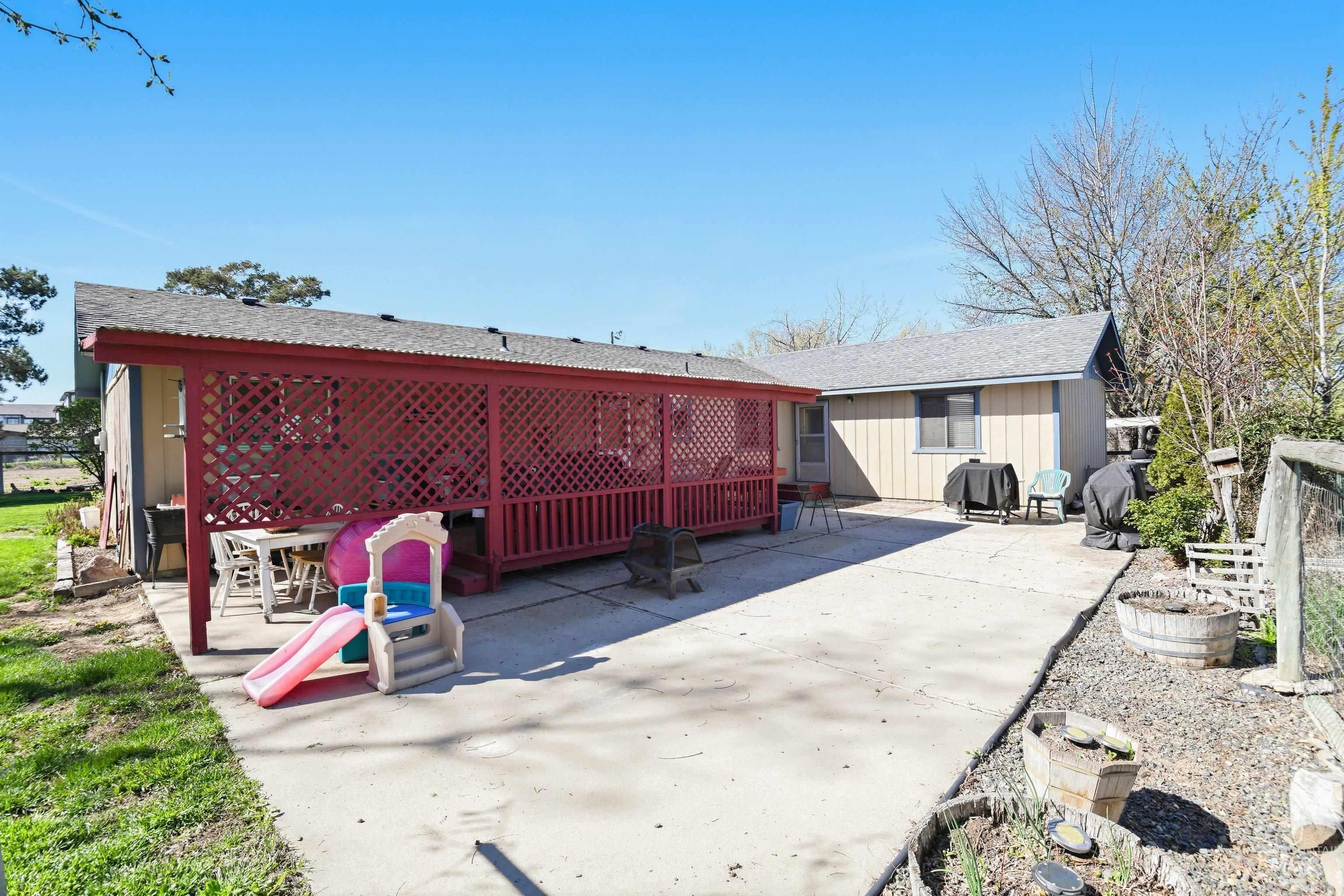 2706 N Middleton Rd., Nampa, Idaho 83651, 4 Bedrooms, 2 Bathrooms, Residential For Sale, Price $375,000, 98981104