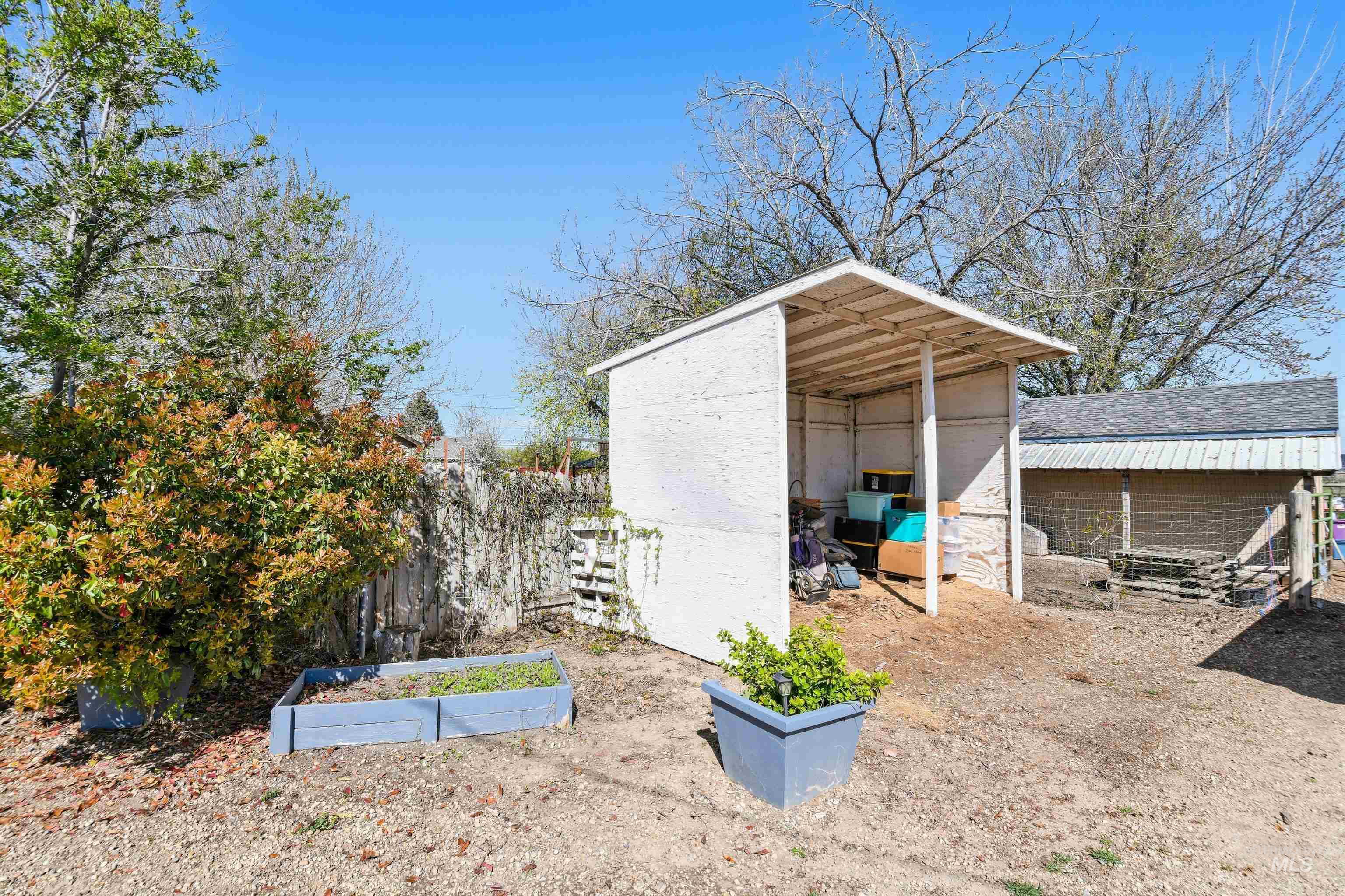2706 N Middleton Rd., Nampa, Idaho 83651, 4 Bedrooms, 2 Bathrooms, Residential For Sale, Price $375,000, 98981104