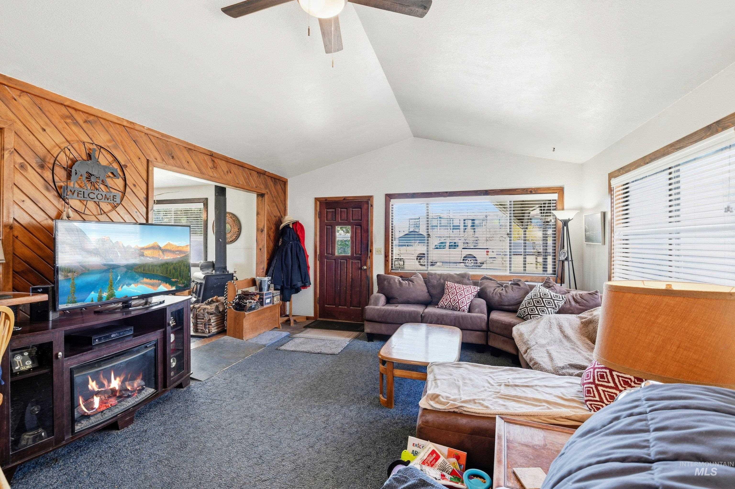 2706 N Middleton Rd., Nampa, Idaho 83651, 4 Bedrooms, 2 Bathrooms, Residential For Sale, Price $375,000, 98981104