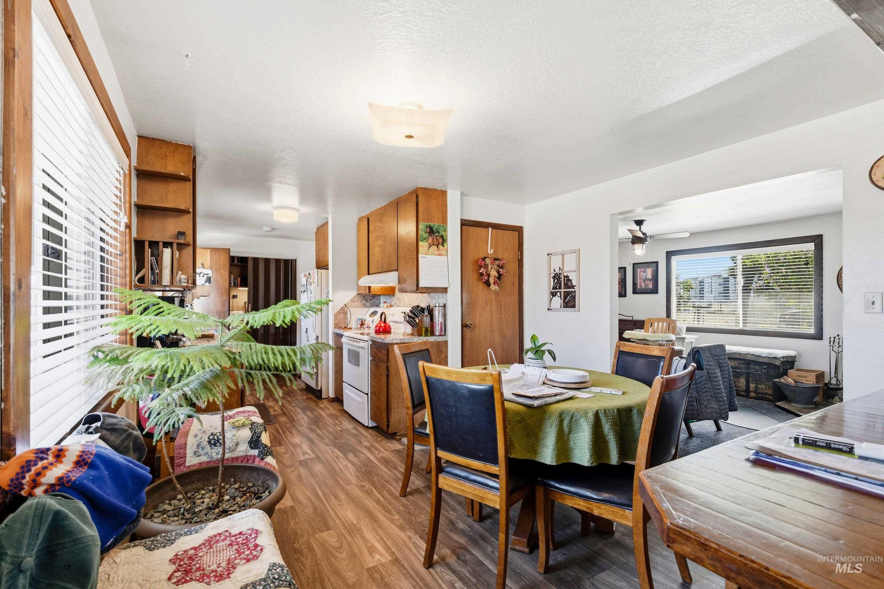 2706 N Middleton Rd., Nampa, Idaho 83651, 4 Bedrooms, 2 Bathrooms, Residential For Sale, Price $375,000, 98981104