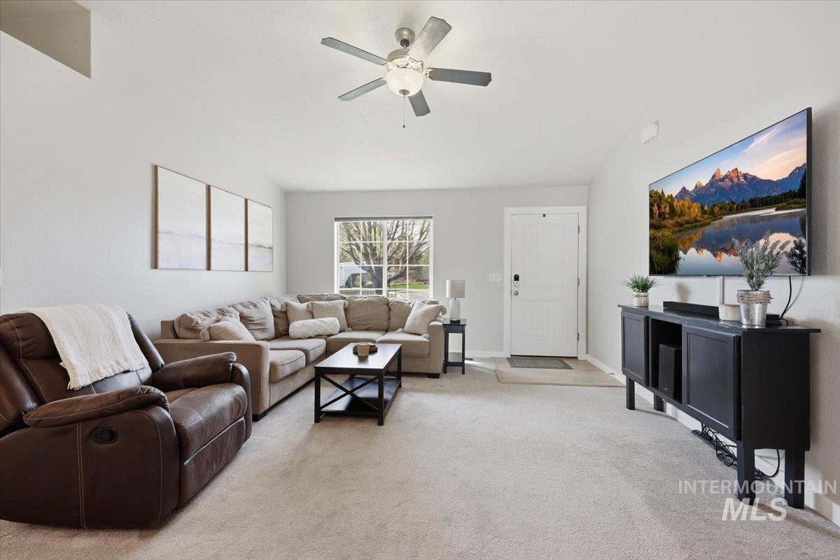 1492 S Kodiak Bear Pl, Kuna, Idaho 83634, 3 Bedrooms, 2 Bathrooms, Residential For Sale, Price $365,000, 98981105