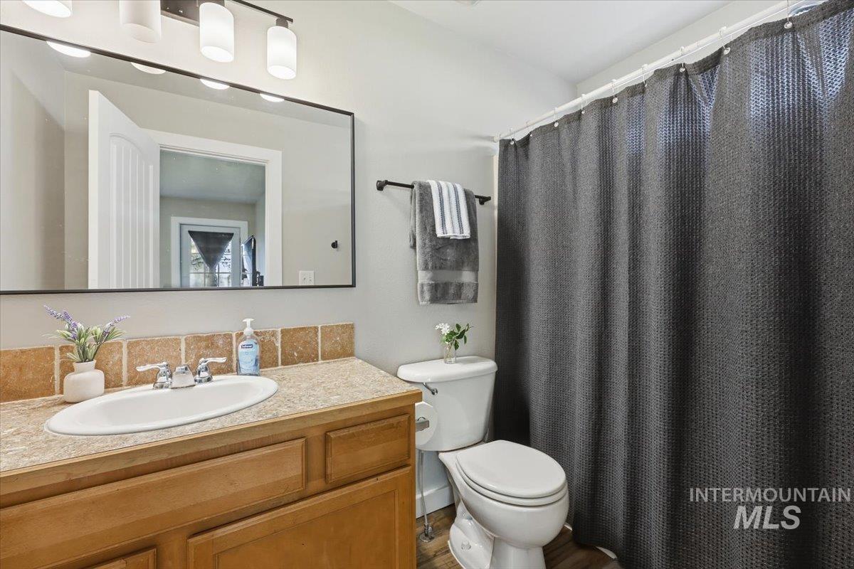 1492 S Kodiak Bear Pl, Kuna, Idaho 83634, 3 Bedrooms, 2 Bathrooms, Residential For Sale, Price $365,000, 98981105