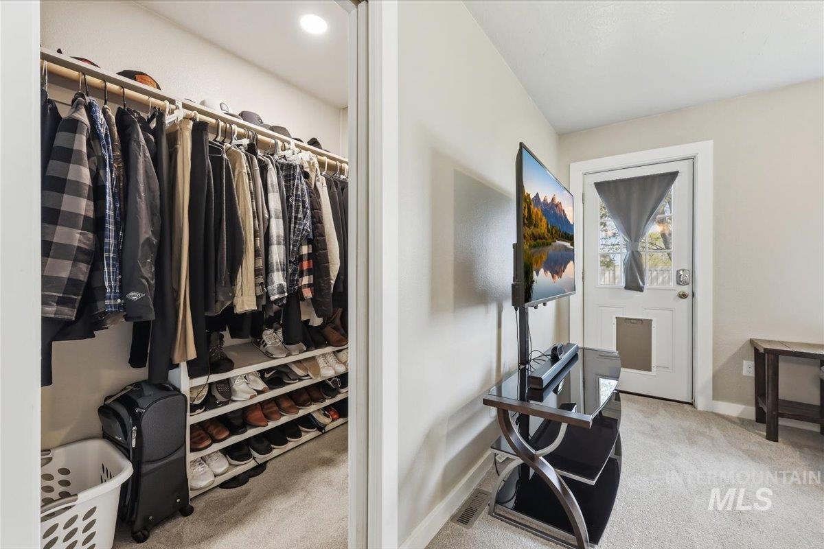 1492 S Kodiak Bear Pl, Kuna, Idaho 83634, 3 Bedrooms, 2 Bathrooms, Residential For Sale, Price $365,000, 98981105