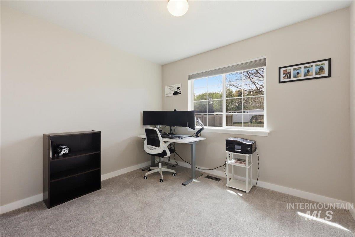 1492 S Kodiak Bear Pl, Kuna, Idaho 83634, 3 Bedrooms, 2 Bathrooms, Residential For Sale, Price $365,000, 98981105