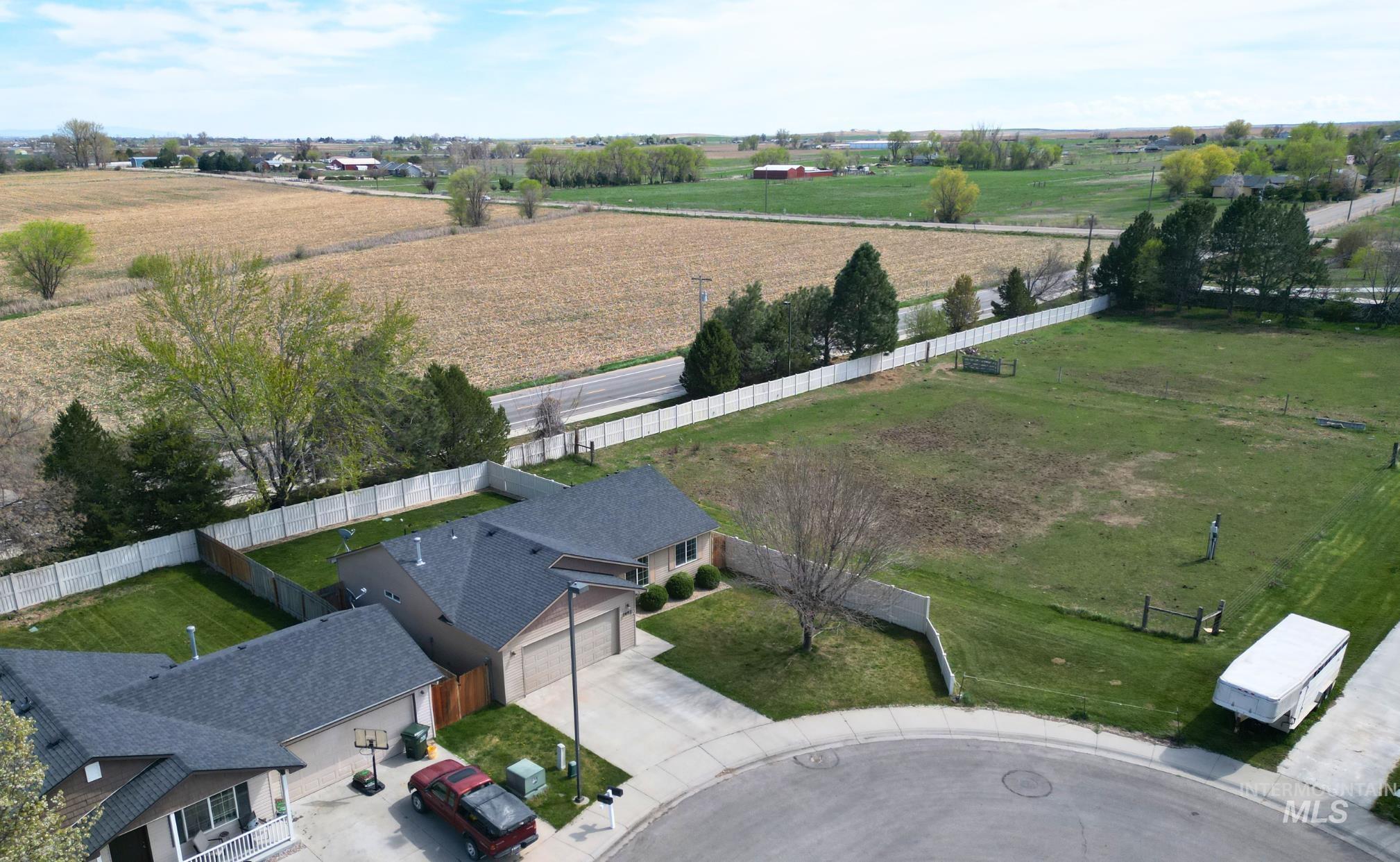 1492 S Kodiak Bear Pl, Kuna, Idaho 83634, 3 Bedrooms, 2 Bathrooms, Residential For Sale, Price $365,000, 98981105