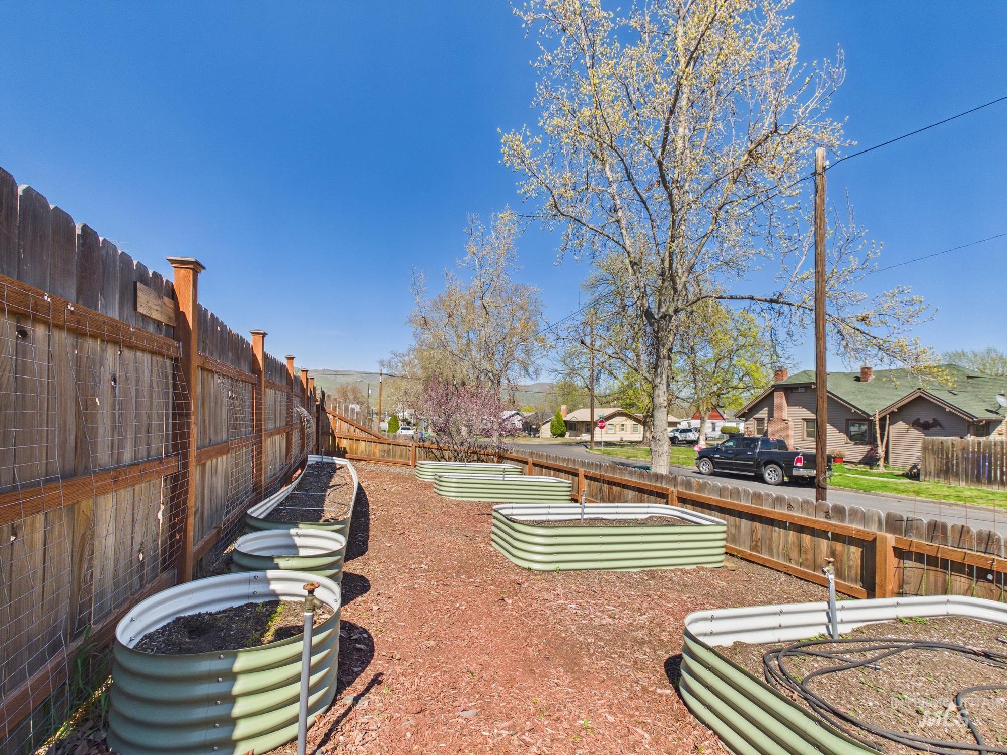 1156 14th Ave, Lewiston, Idaho 83501, 2 Bedrooms, 1 Bathroom, Residential For Sale, Price $395,000, 98981107