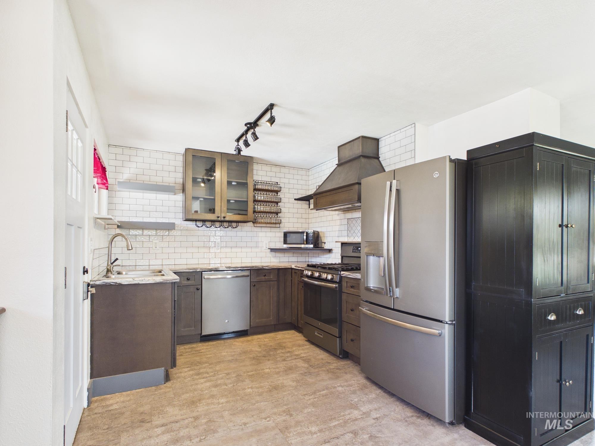 1156 14th Ave, Lewiston, Idaho 83501, 2 Bedrooms, 1 Bathroom, Residential For Sale, Price $395,000, 98981107