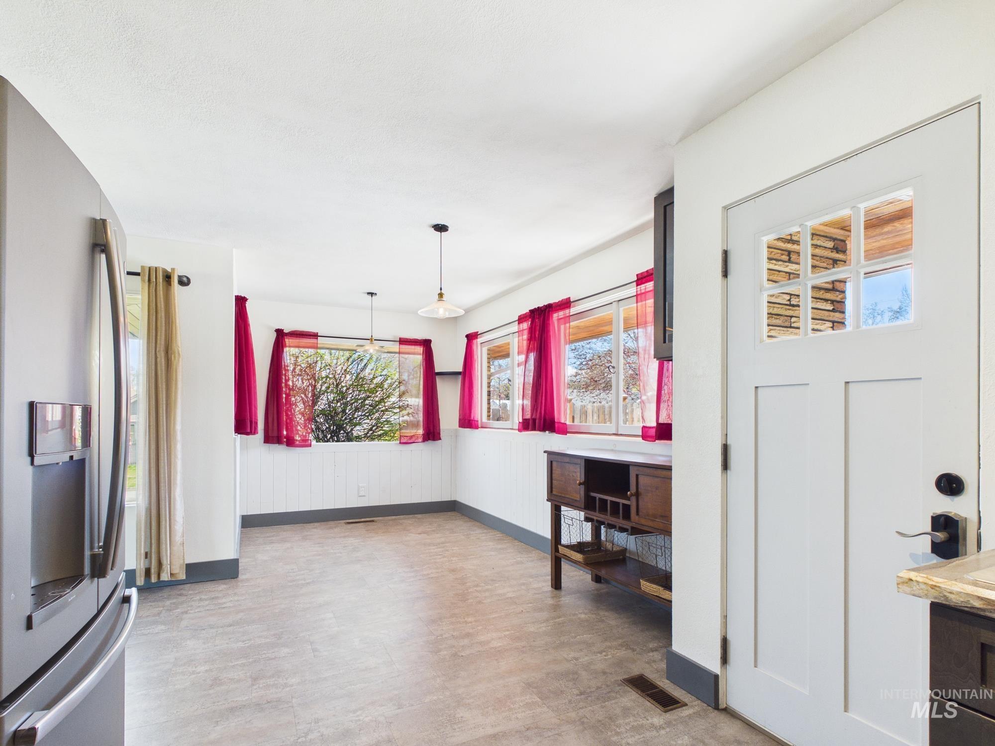 1156 14th Ave, Lewiston, Idaho 83501, 2 Bedrooms, 1 Bathroom, Residential For Sale, Price $395,000, 98981107