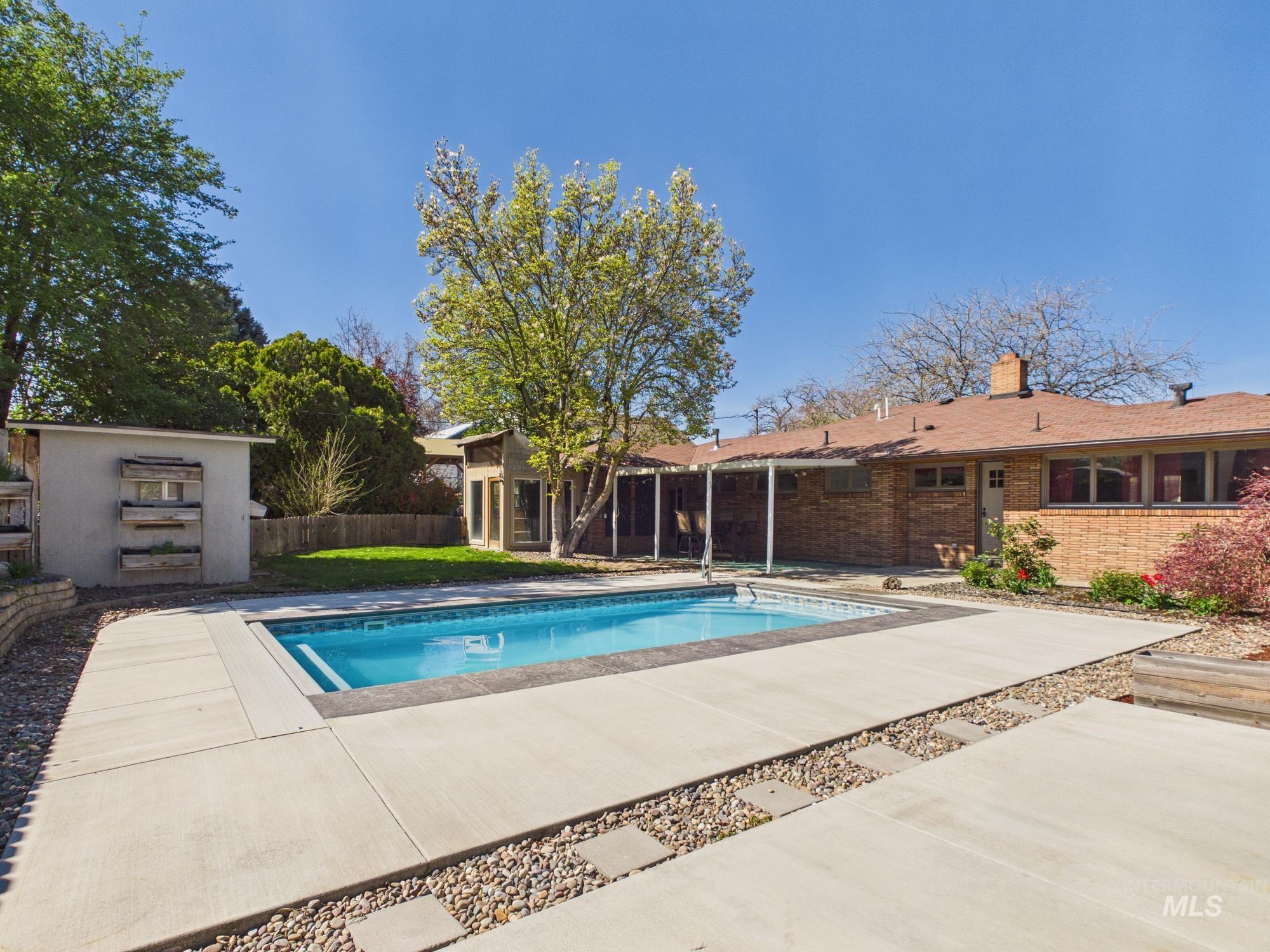 1156 14th Ave, Lewiston, Idaho 83501, 2 Bedrooms, 1 Bathroom, Residential For Sale, Price $395,000, 98981107