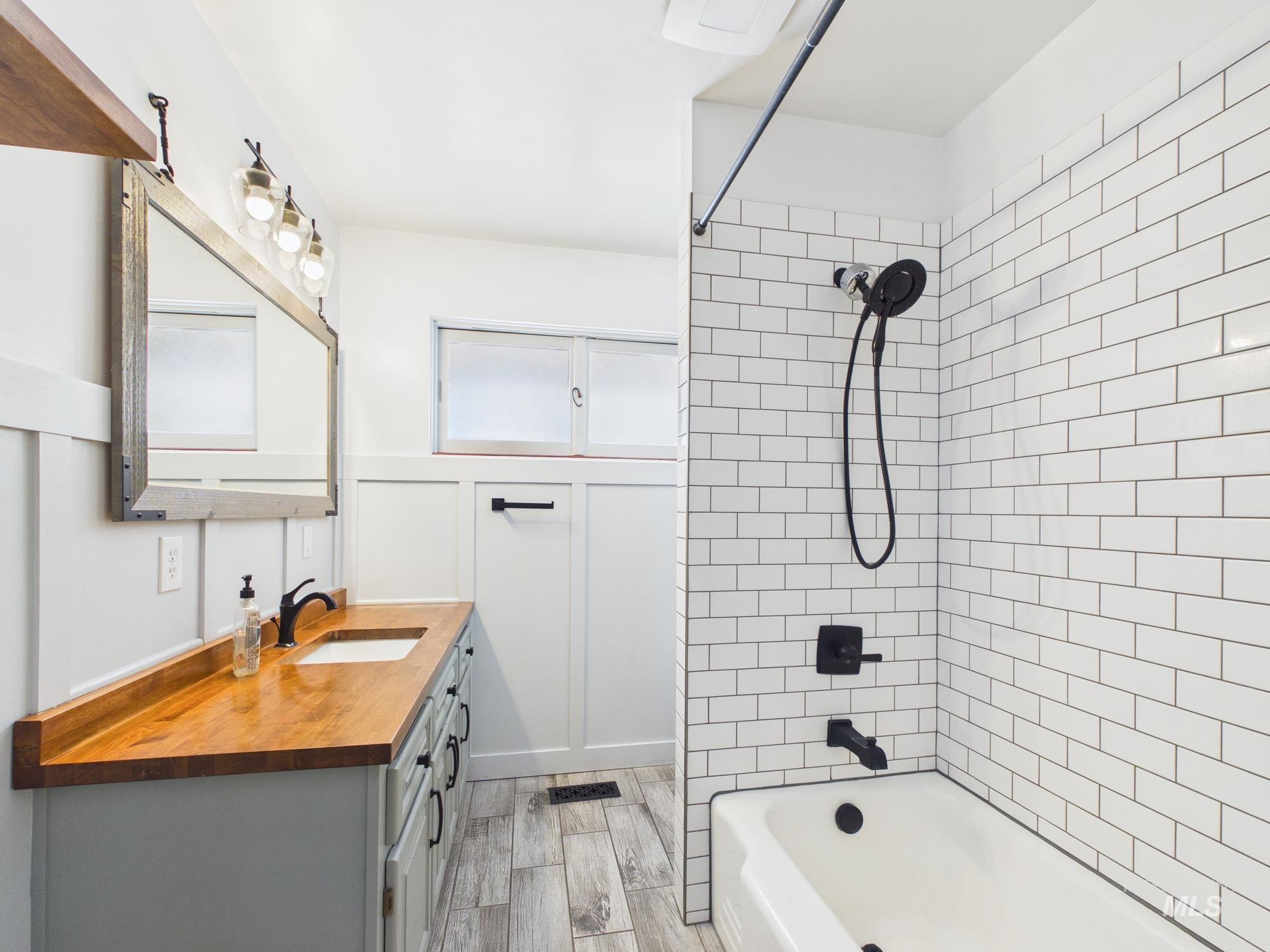 1156 14th Ave, Lewiston, Idaho 83501, 2 Bedrooms, 1 Bathroom, Residential For Sale, Price $395,000, 98981107