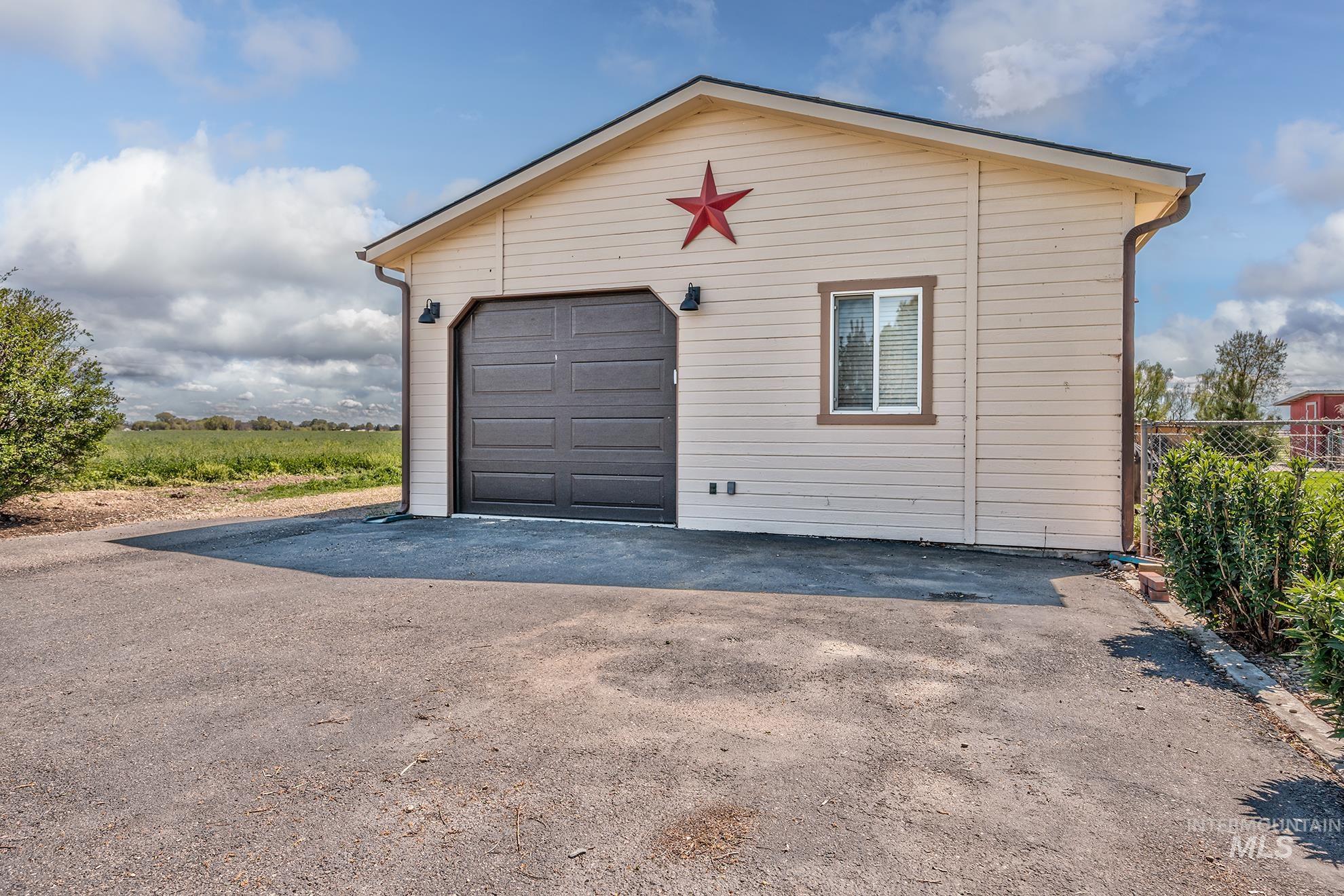 3625 NW 1st Ave, New Plymouth, Idaho 83655, 4 Bedrooms, 3 Bathrooms, Residential For Sale, Price $670,000, 98981108