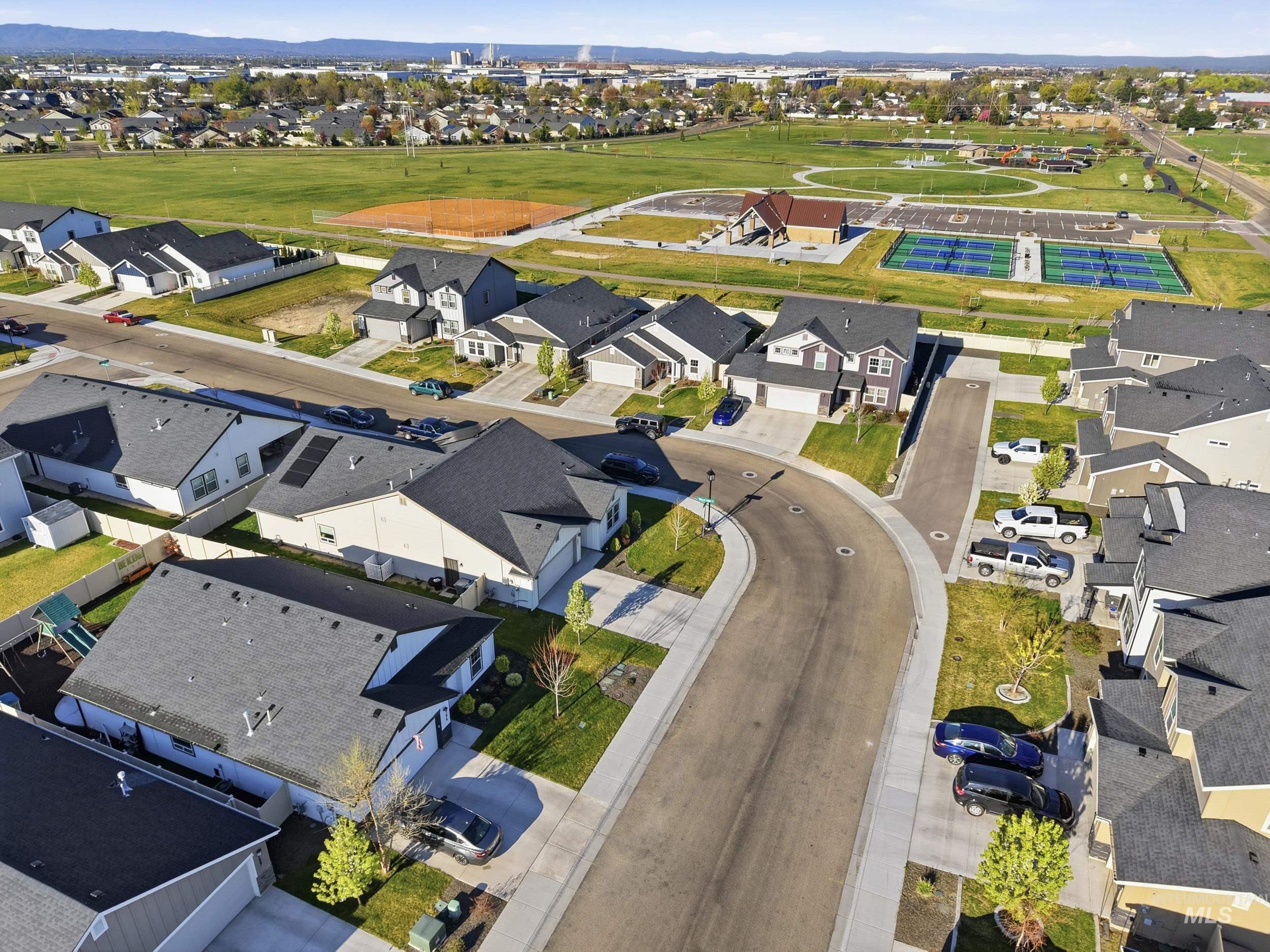 7691 E Savanna River, Nampa, Idaho 83687, 3 Bedrooms, 2 Bathrooms, Residential For Sale, Price $474,999, 98981111