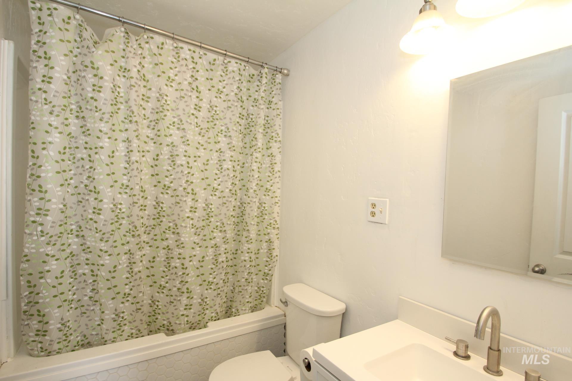 1023 E Elgin St, Caldwell, Idaho 83605, 2 Bedrooms, 1 Bathroom, Residential For Sale, Price $271,999, 98981113