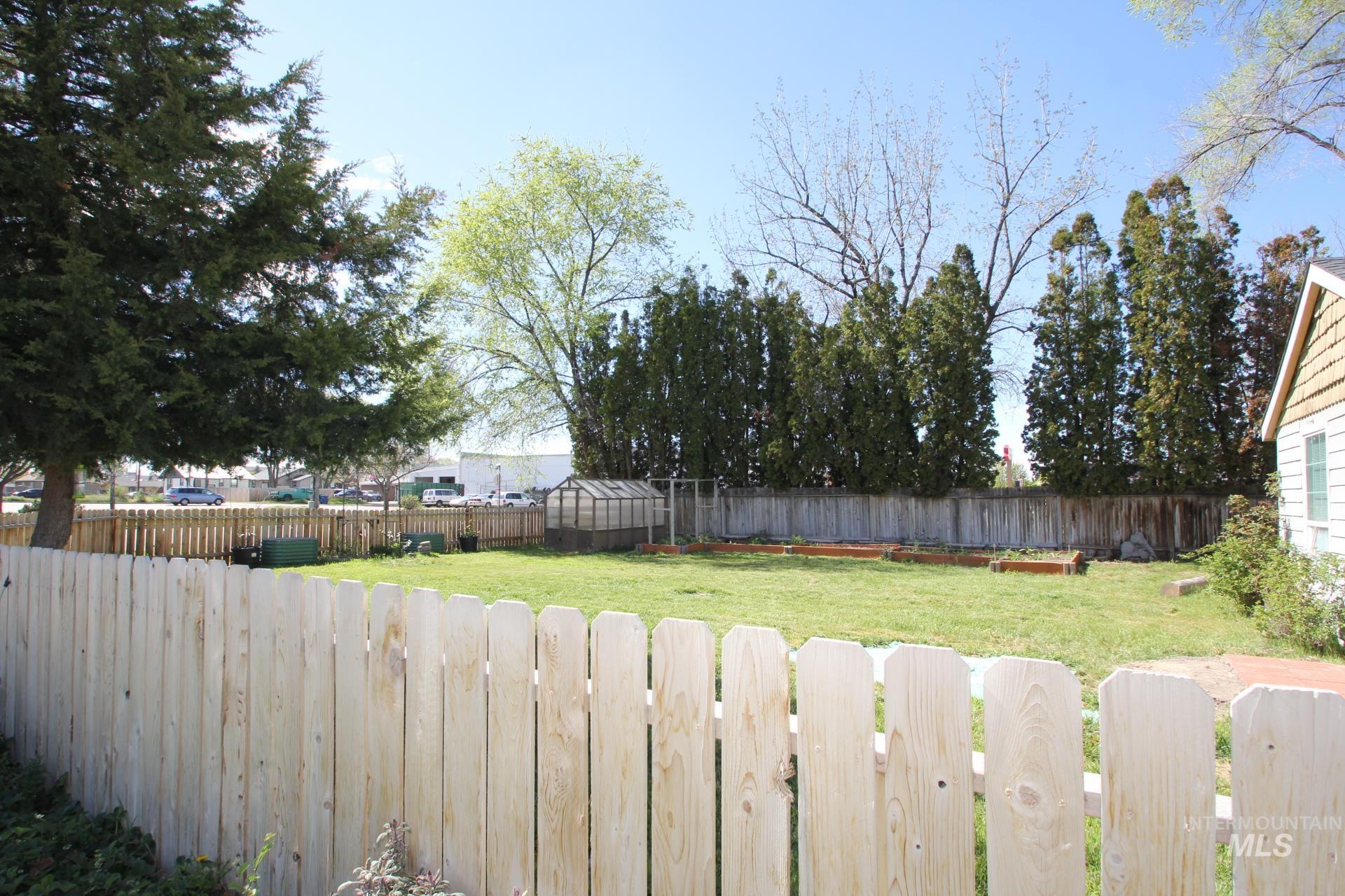 1023 E Elgin St, Caldwell, Idaho 83605, 2 Bedrooms, 1 Bathroom, Residential For Sale, Price $271,999, 98981113