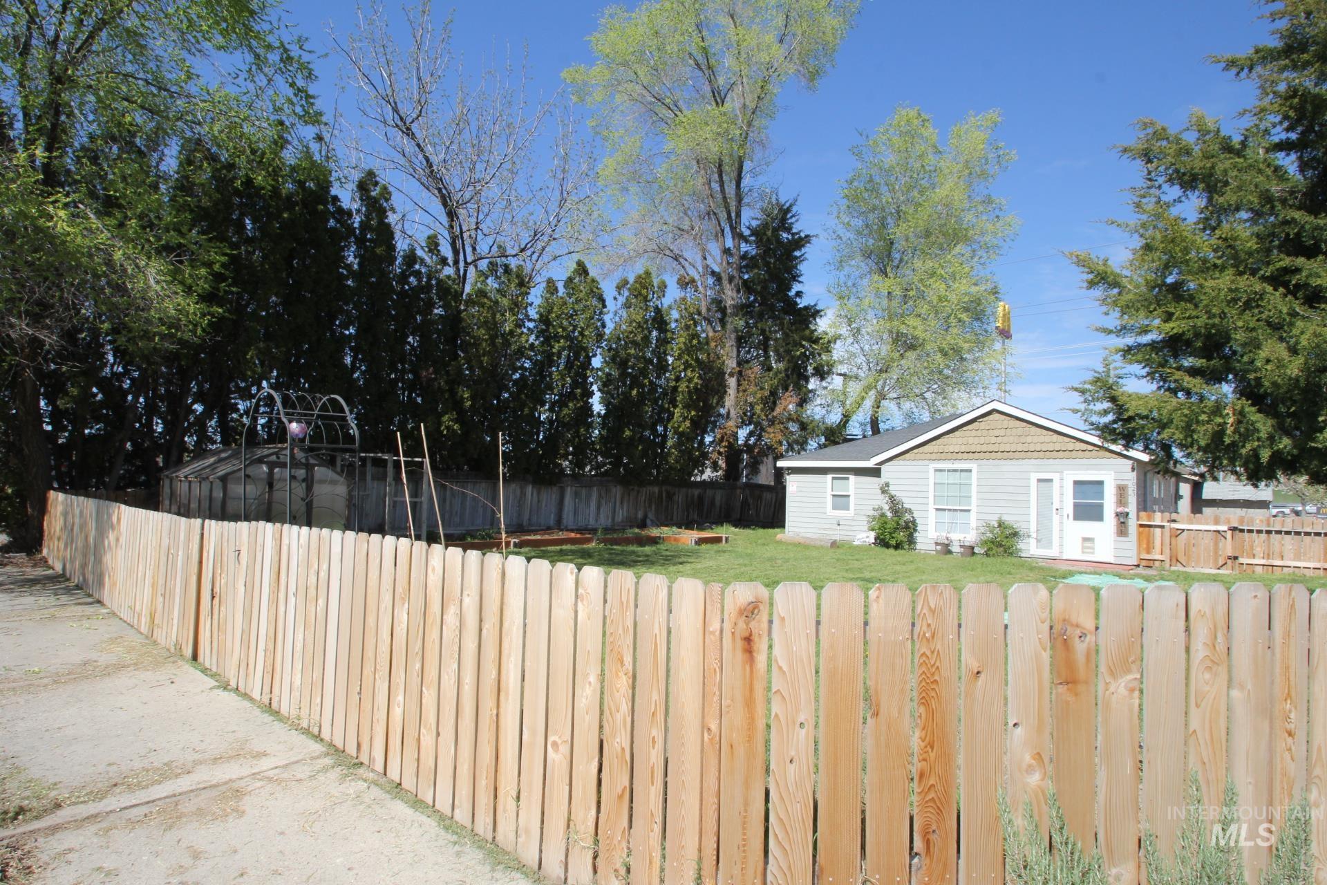 1023 E Elgin St, Caldwell, Idaho 83605, 2 Bedrooms, 1 Bathroom, Residential For Sale, Price $271,999, 98981113