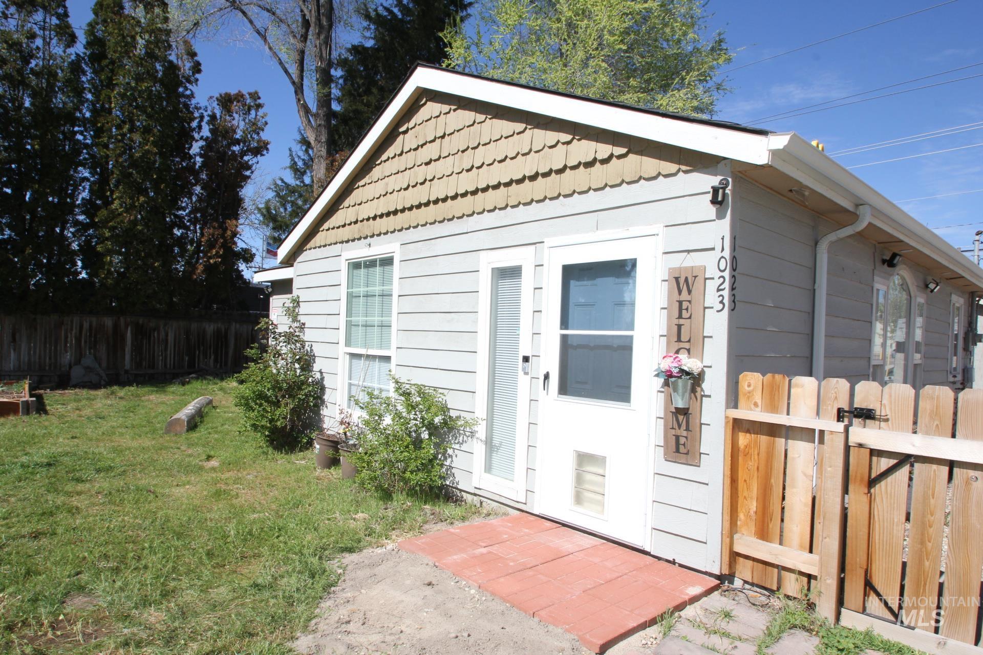 1023 E Elgin St, Caldwell, Idaho 83605, 2 Bedrooms, 1 Bathroom, Residential For Sale, Price $271,999, 98981113