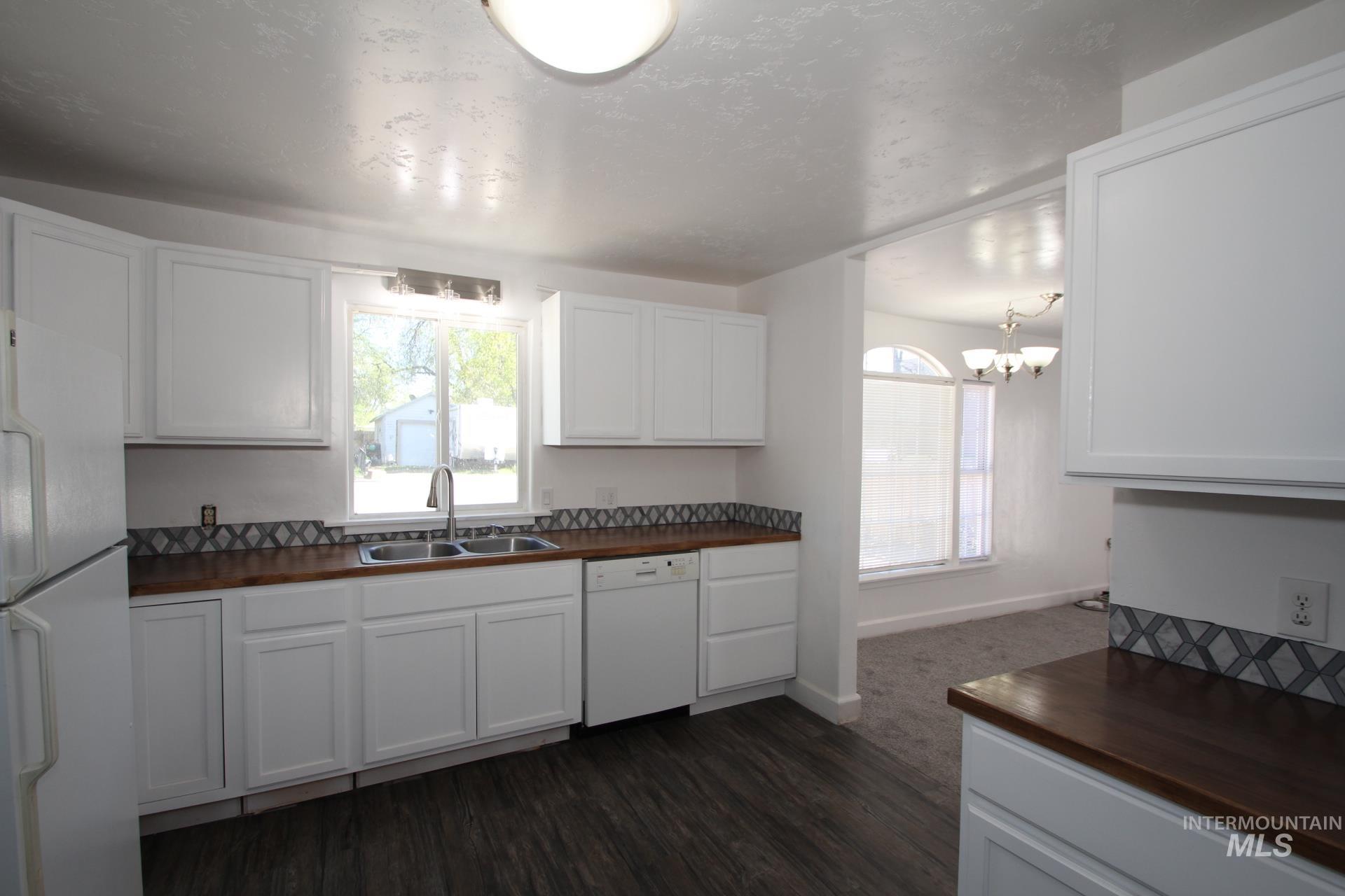 1023 E Elgin St, Caldwell, Idaho 83605, 2 Bedrooms, 1 Bathroom, Residential For Sale, Price $271,999, 98981113