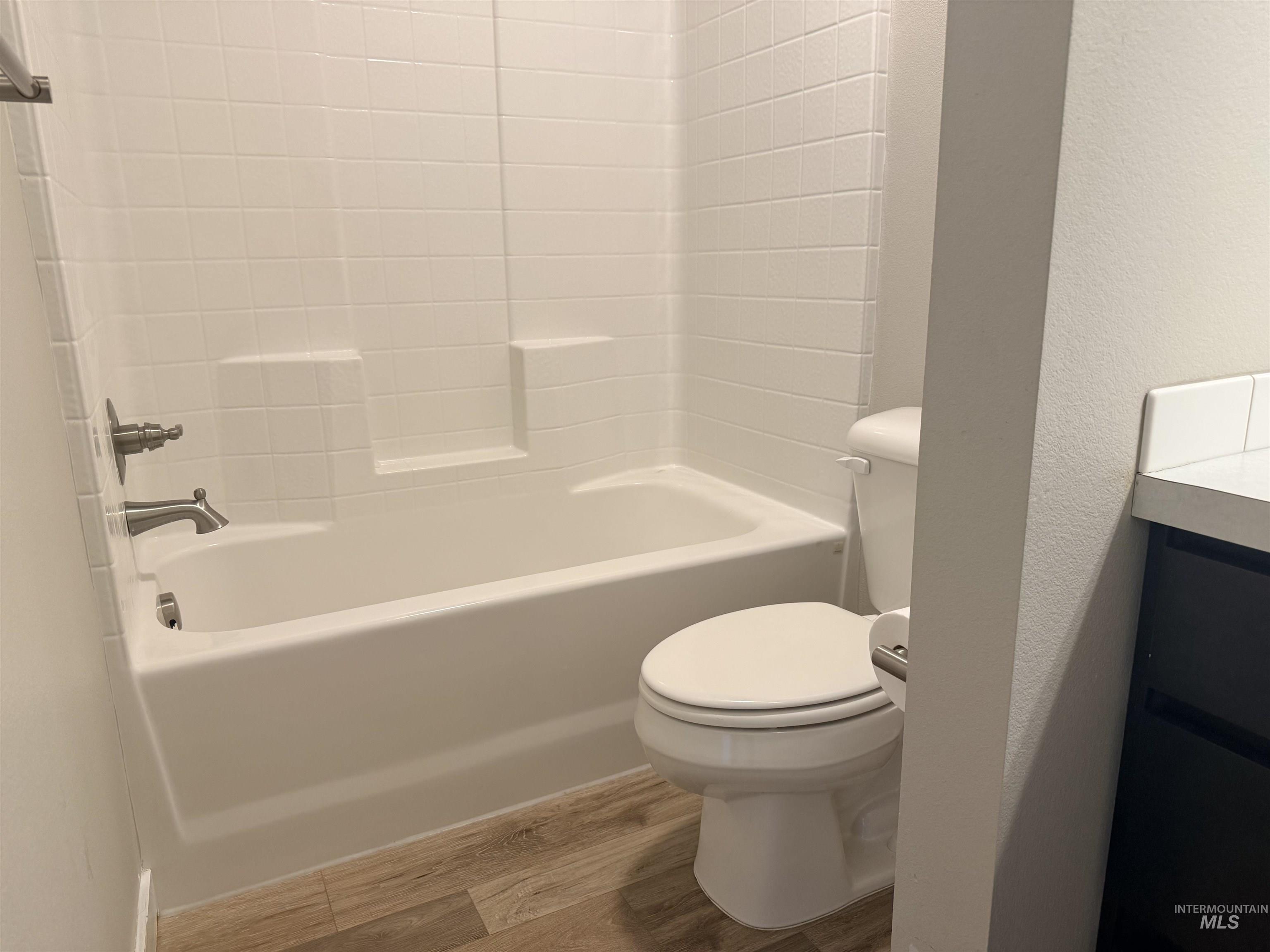 1093 N Bowknot Lake Pl, Star, Idaho 83669, 5 Bedrooms, 2.5 Bathrooms, Residential For Sale, Price $564,900, 98981115