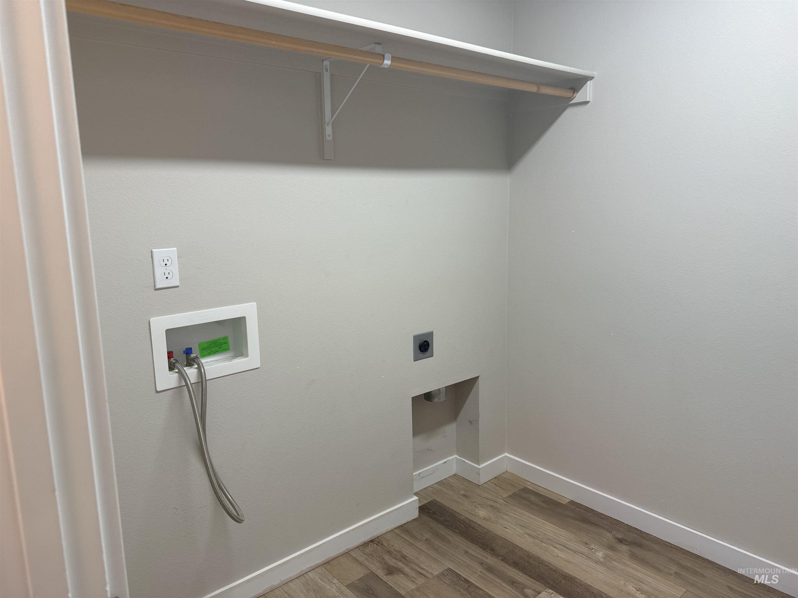 1093 N Bowknot Lake Pl, Star, Idaho 83669, 5 Bedrooms, 2.5 Bathrooms, Residential For Sale, Price $564,900, 98981115