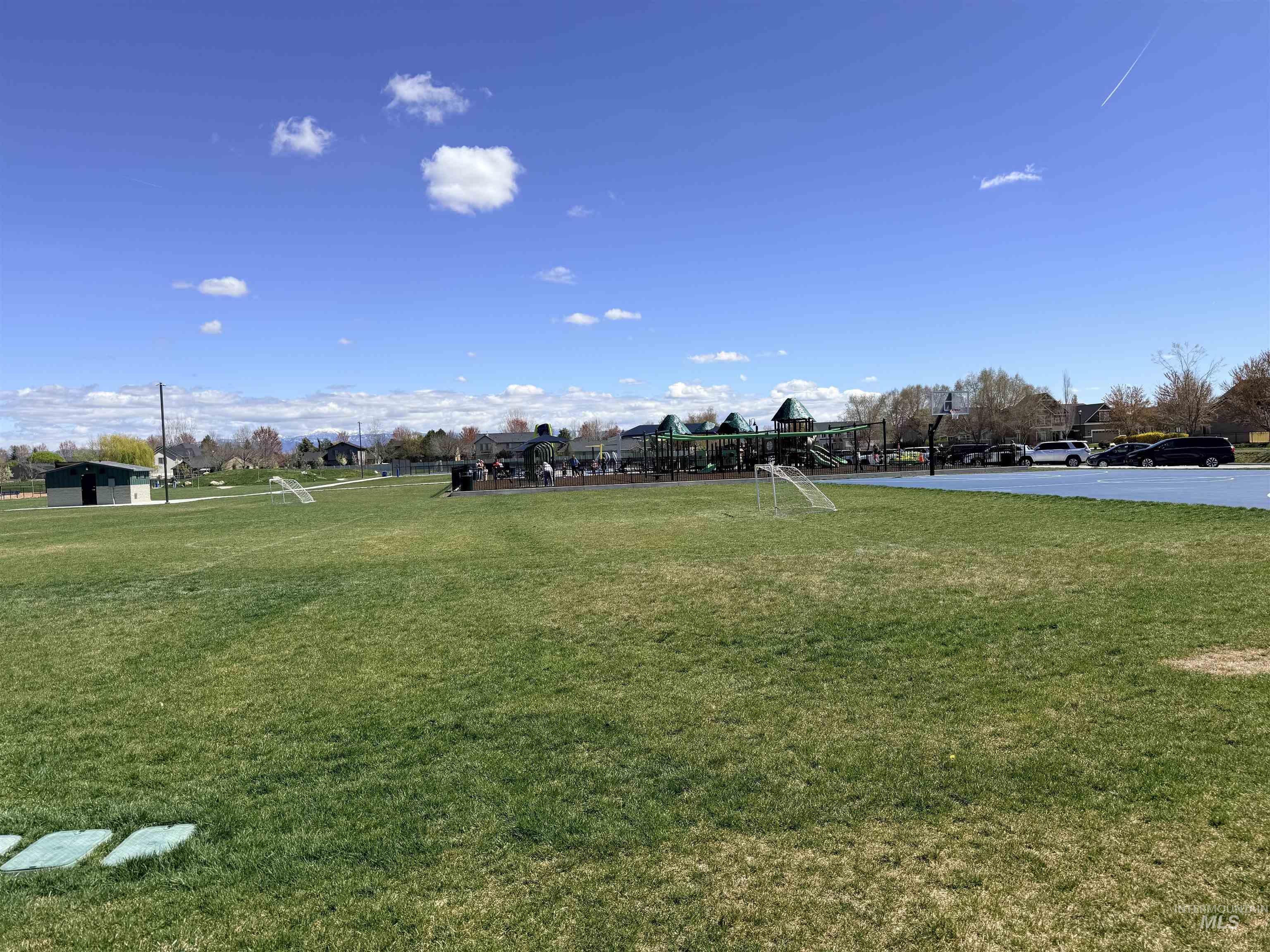 1093 N Bowknot Lake Pl, Star, Idaho 83669, 5 Bedrooms, 2.5 Bathrooms, Residential For Sale, Price $564,900, 98981115