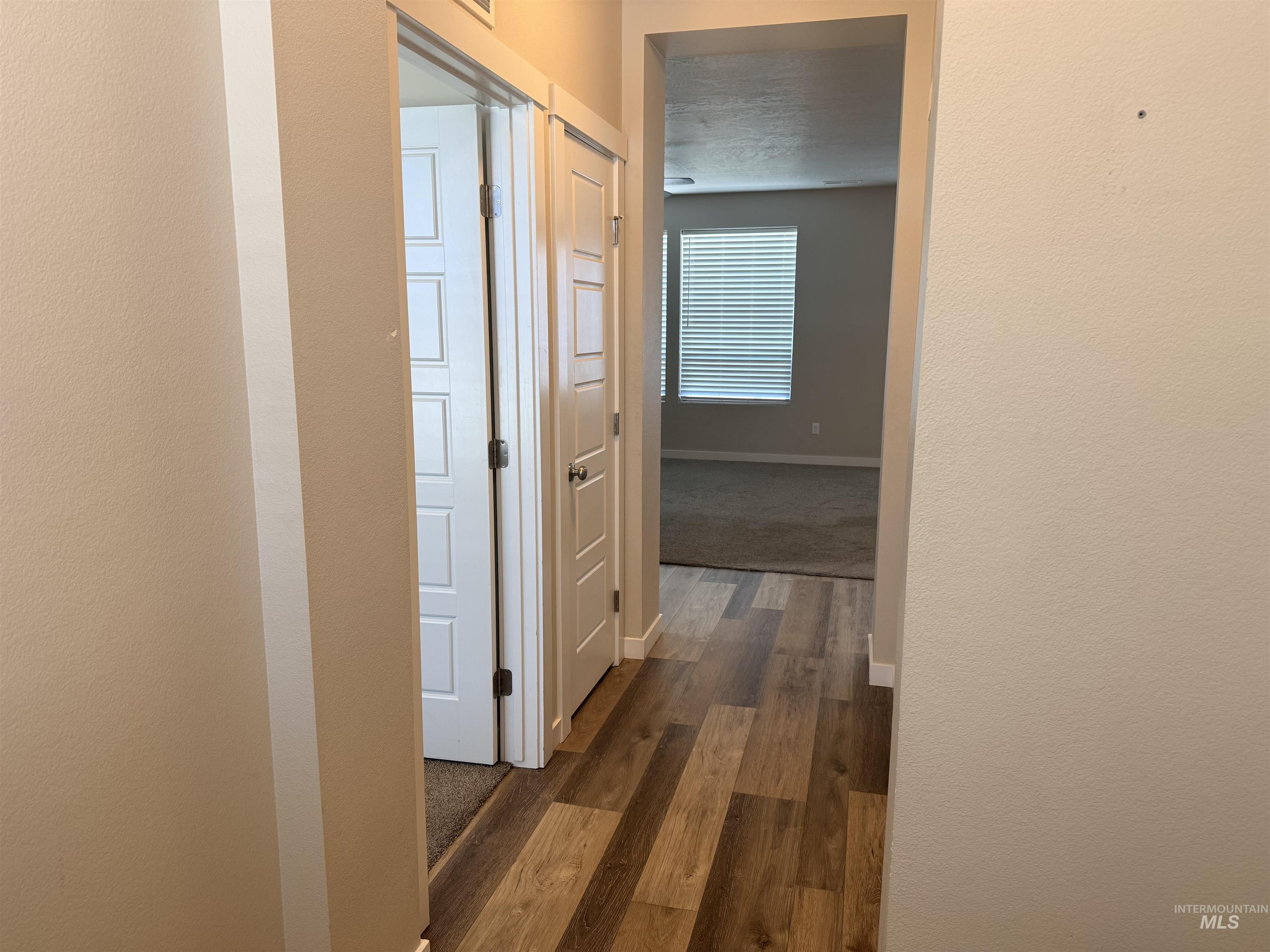 1093 N Bowknot Lake Pl, Star, Idaho 83669, 5 Bedrooms, 2.5 Bathrooms, Residential For Sale, Price $564,900, 98981115