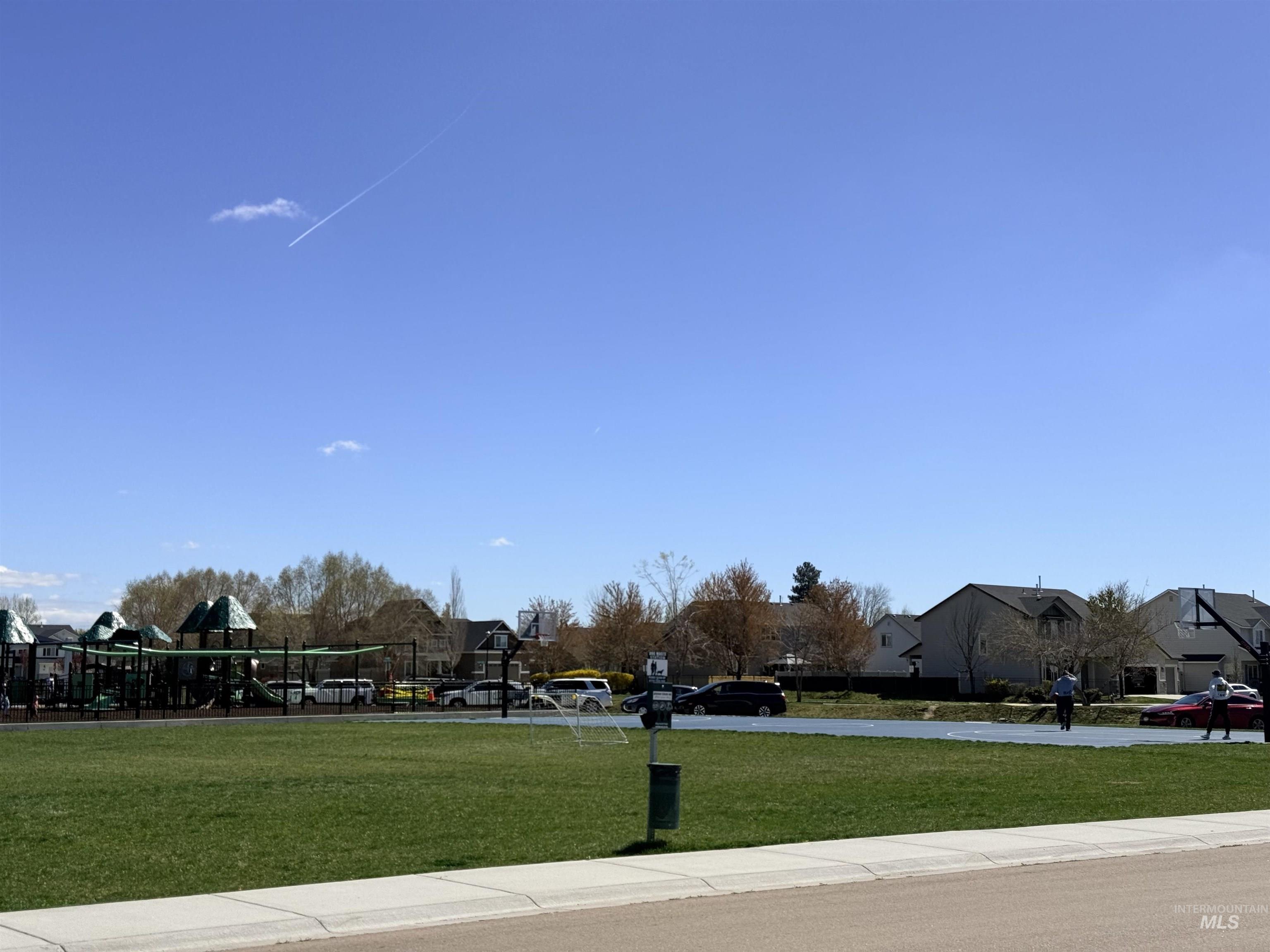 1093 N Bowknot Lake Pl, Star, Idaho 83669, 5 Bedrooms, 2.5 Bathrooms, Residential For Sale, Price $564,900, 98981115