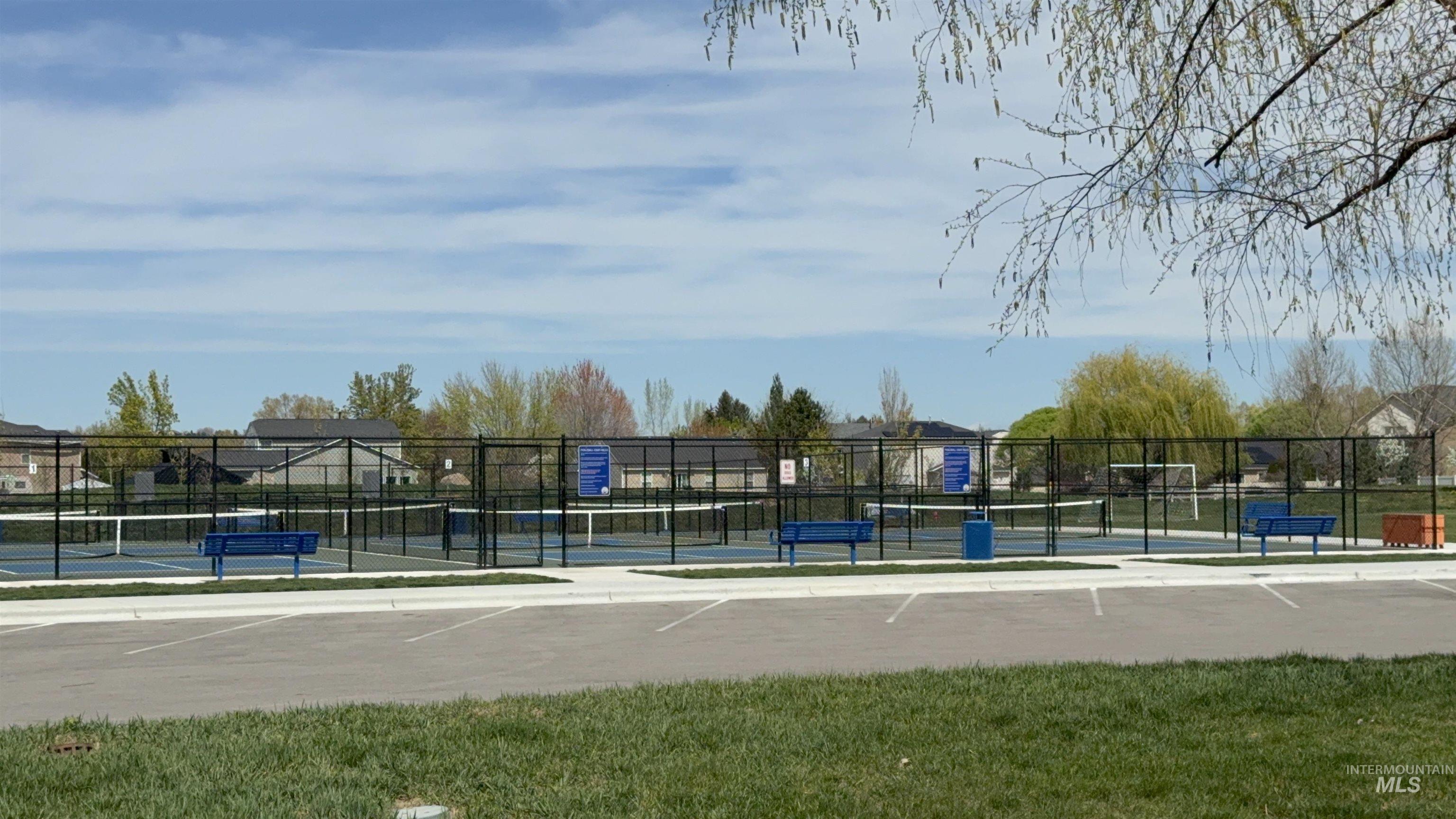 1093 N Bowknot Lake Pl, Star, Idaho 83669, 5 Bedrooms, 2.5 Bathrooms, Residential For Sale, Price $564,900, 98981115