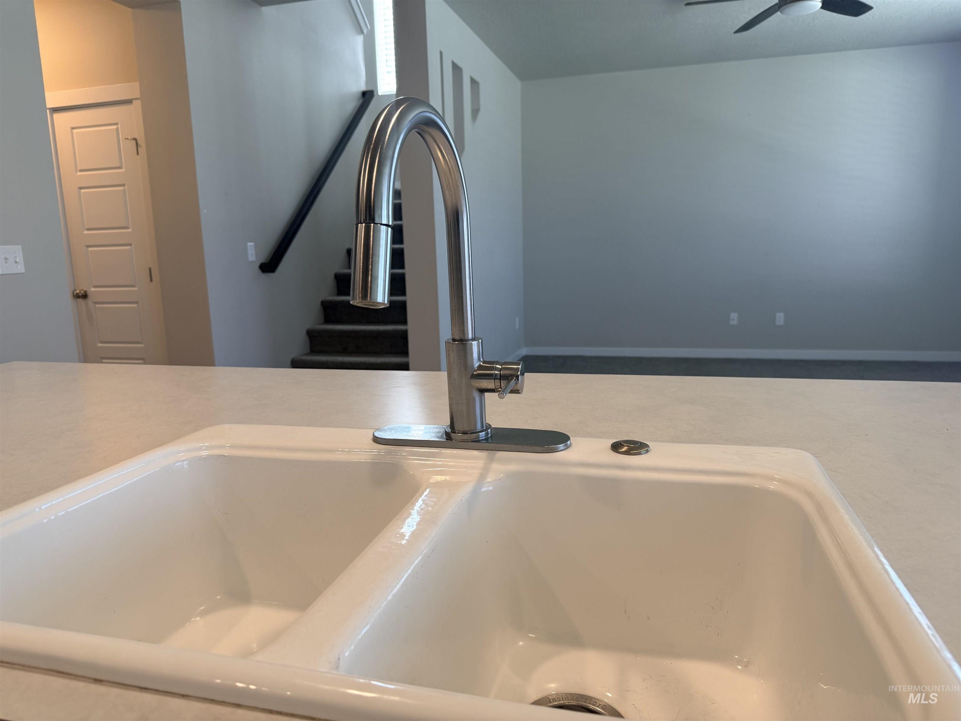 1093 N Bowknot Lake Pl, Star, Idaho 83669, 5 Bedrooms, 2.5 Bathrooms, Residential For Sale, Price $564,900, 98981115