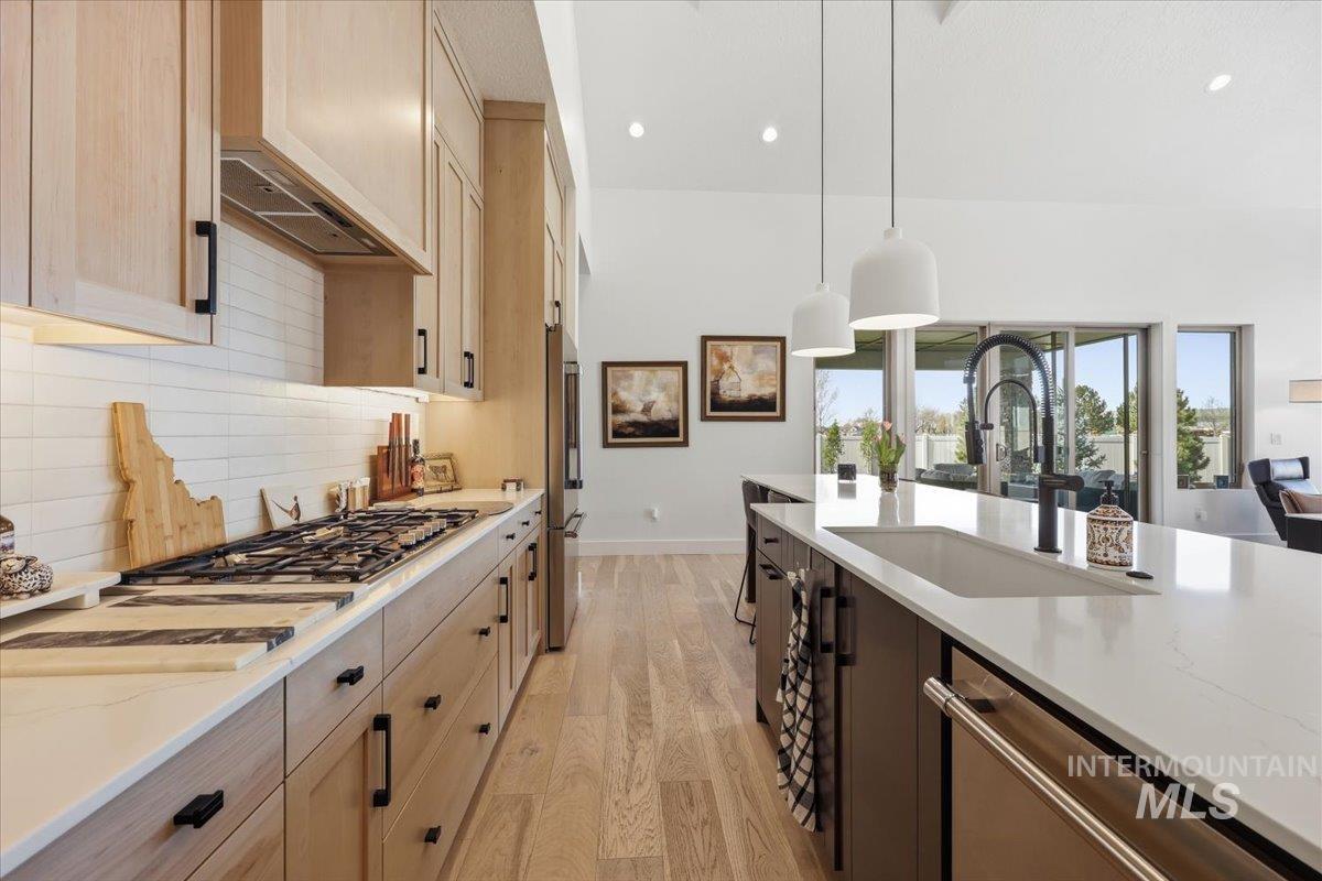 503 N Creekwater Ave, Eagle, Idaho 83616, 4 Bedrooms, 3.5 Bathrooms, Residential For Sale, Price $1,150,000, 98981116