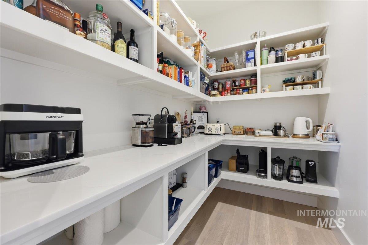 503 N Creekwater Ave, Eagle, Idaho 83616, 4 Bedrooms, 3.5 Bathrooms, Residential For Sale, Price $1,150,000, 98981116