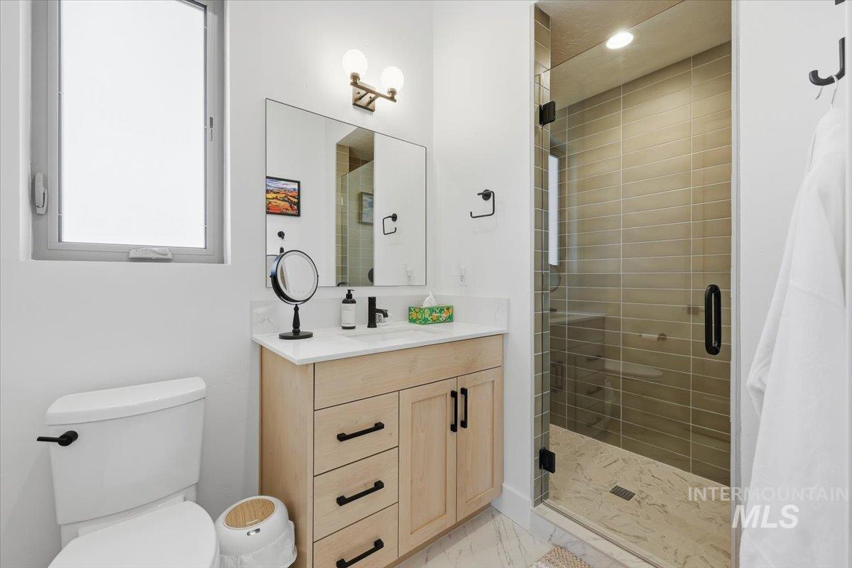 503 N Creekwater Ave, Eagle, Idaho 83616, 4 Bedrooms, 3.5 Bathrooms, Residential For Sale, Price $1,150,000, 98981116