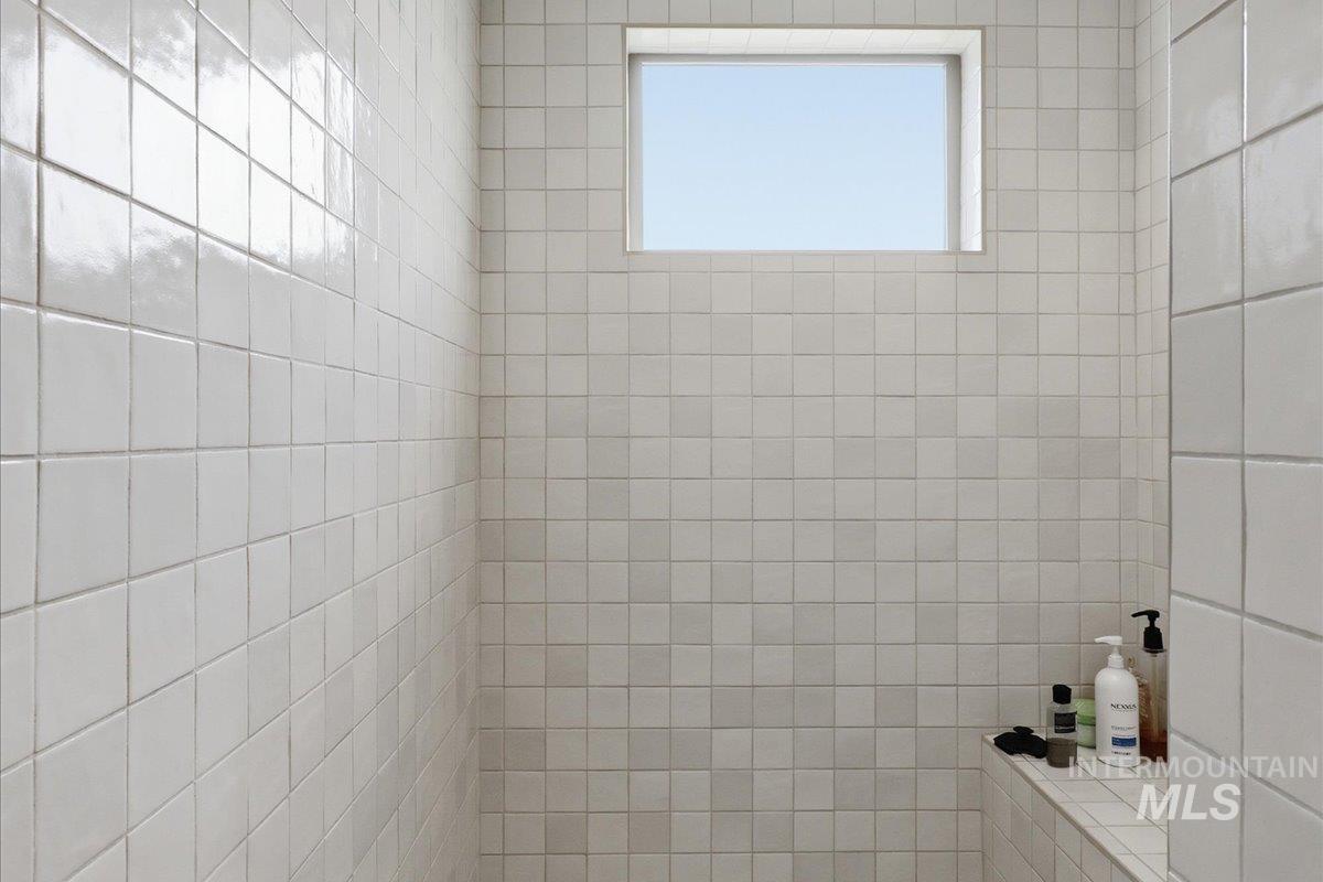 503 N Creekwater Ave, Eagle, Idaho 83616, 4 Bedrooms, 3.5 Bathrooms, Residential For Sale, Price $1,150,000, 98981116