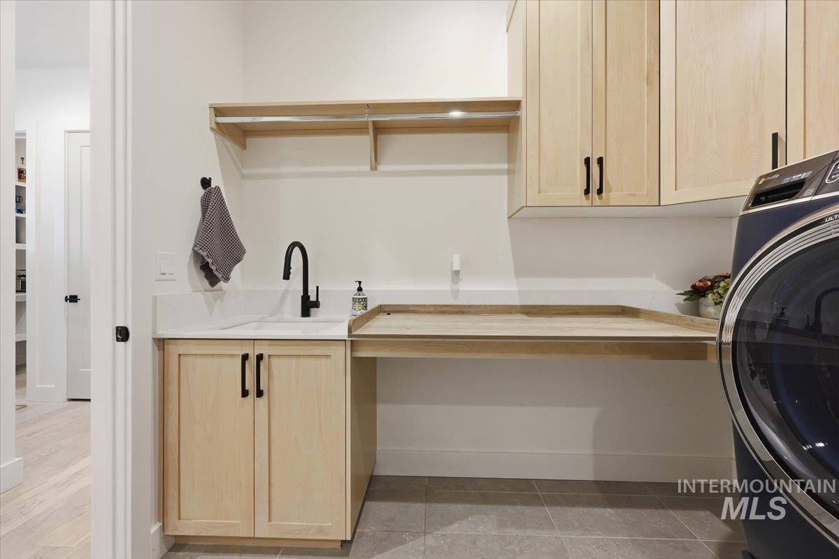 503 N Creekwater Ave, Eagle, Idaho 83616, 4 Bedrooms, 3.5 Bathrooms, Residential For Sale, Price $1,150,000, 98981116