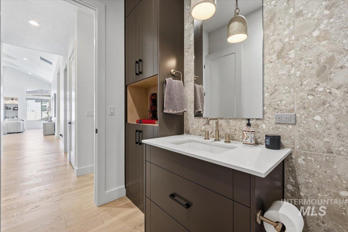 503 N Creekwater Ave, Eagle, Idaho 83616, 4 Bedrooms, 3.5 Bathrooms, Residential For Sale, Price $1,150,000, 98981116