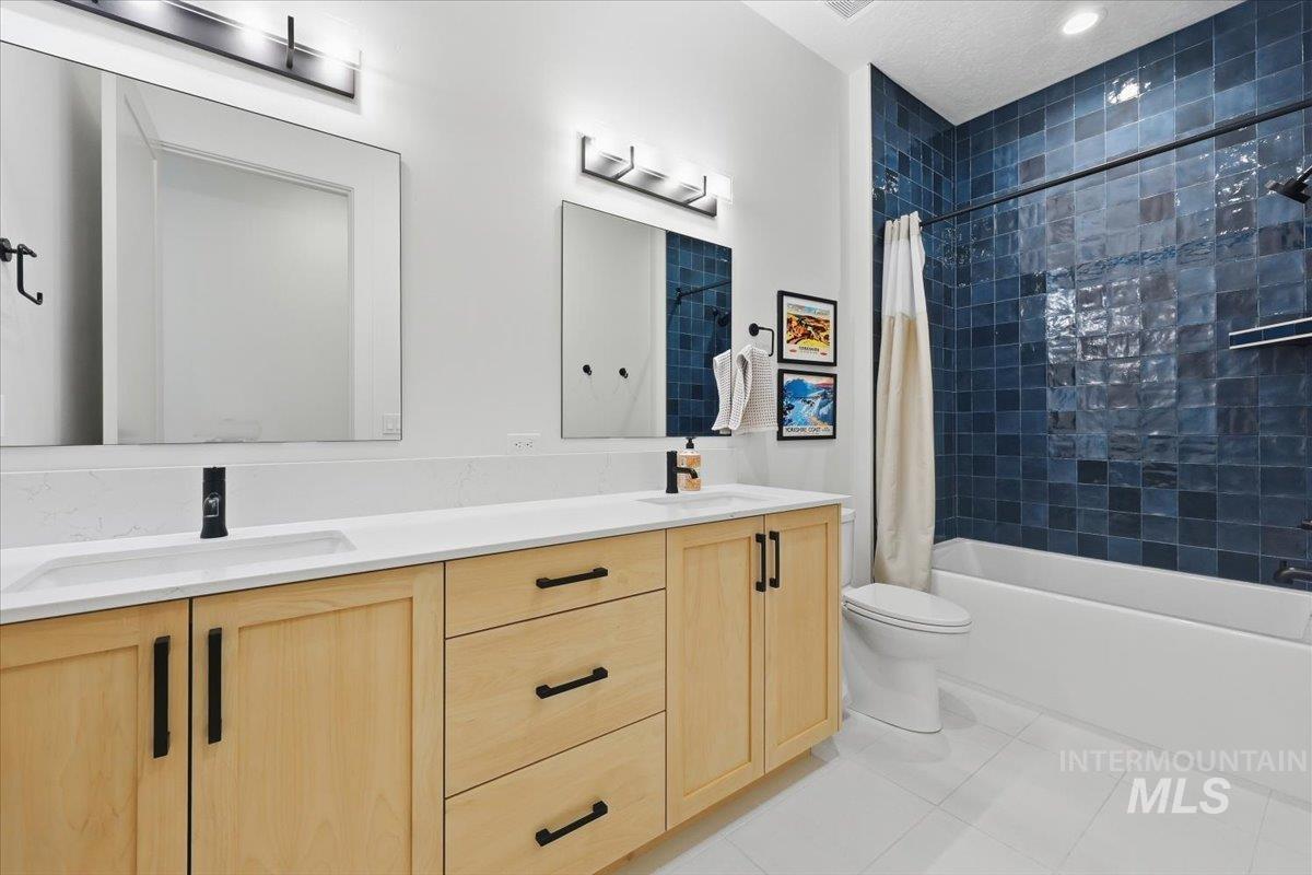 503 N Creekwater Ave, Eagle, Idaho 83616, 4 Bedrooms, 3.5 Bathrooms, Residential For Sale, Price $1,150,000, 98981116