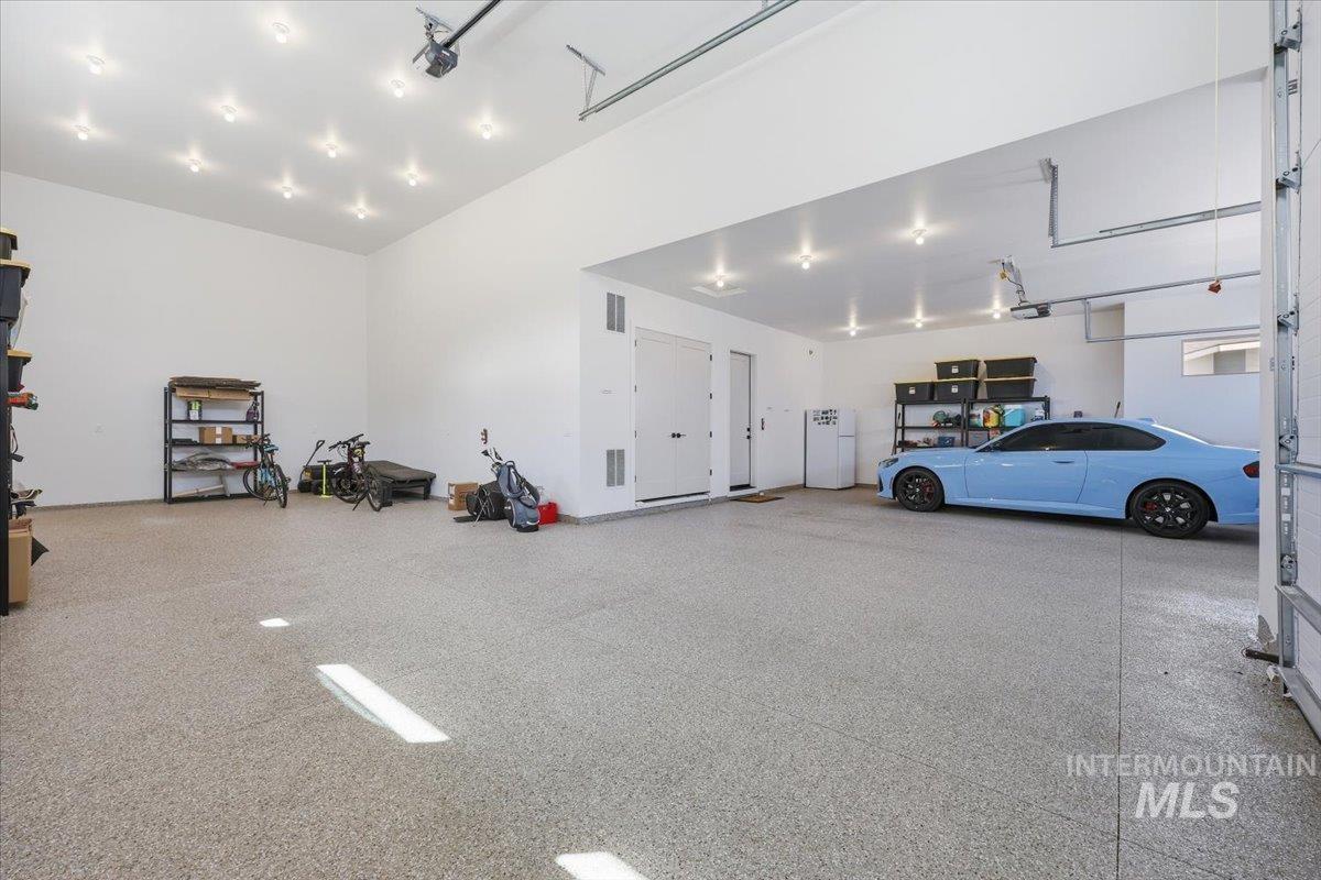 503 N Creekwater Ave, Eagle, Idaho 83616, 4 Bedrooms, 3.5 Bathrooms, Residential For Sale, Price $1,150,000, 98981116