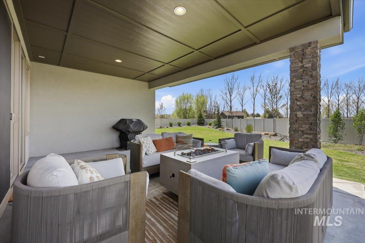 503 N Creekwater Ave, Eagle, Idaho 83616, 4 Bedrooms, 3.5 Bathrooms, Residential For Sale, Price $1,150,000, 98981116