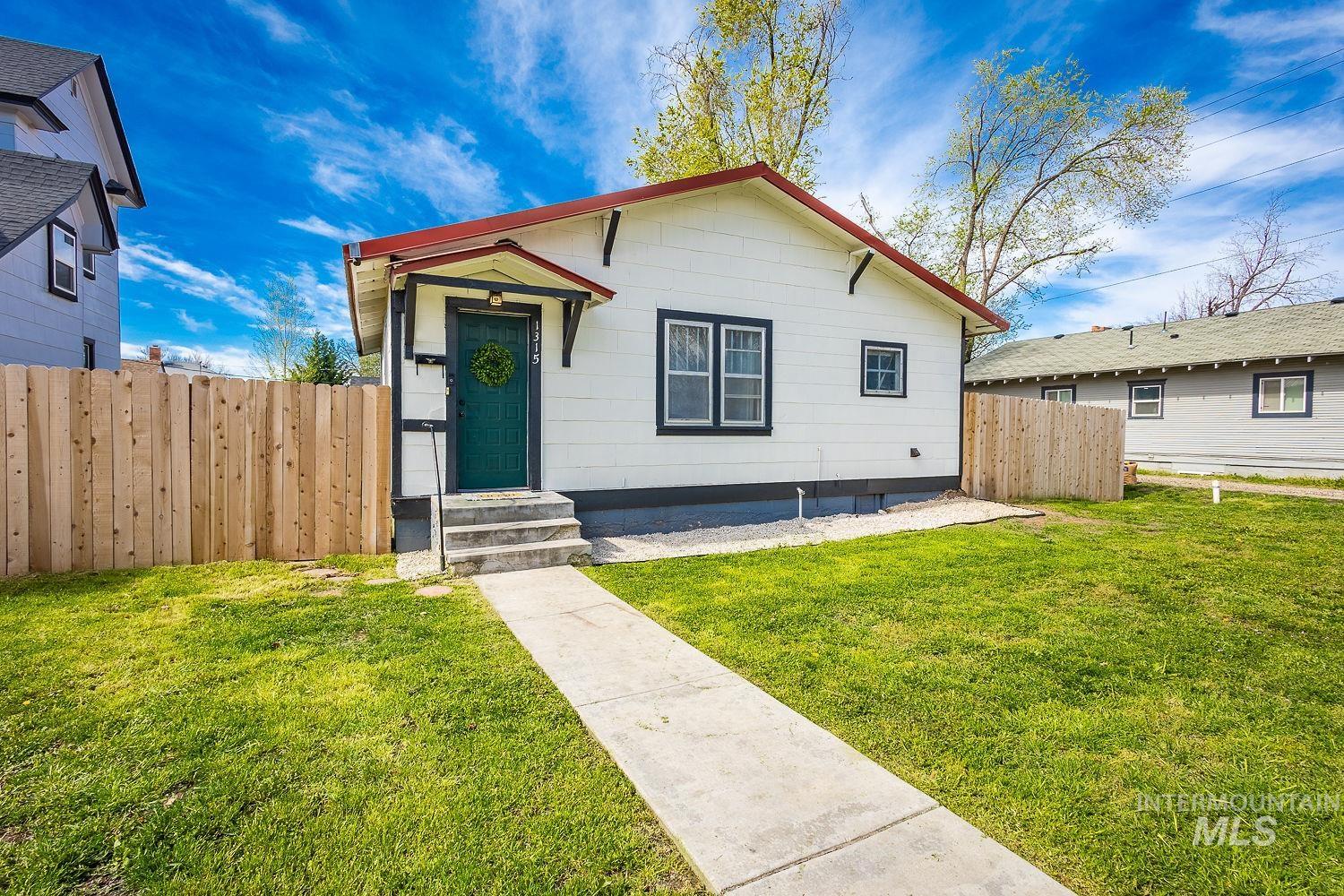 1315 4th St S, Nampa, Idaho 83651, 1 Bedroom, 1 Bathroom, Residential For Sale, Price $275,000, 98981119